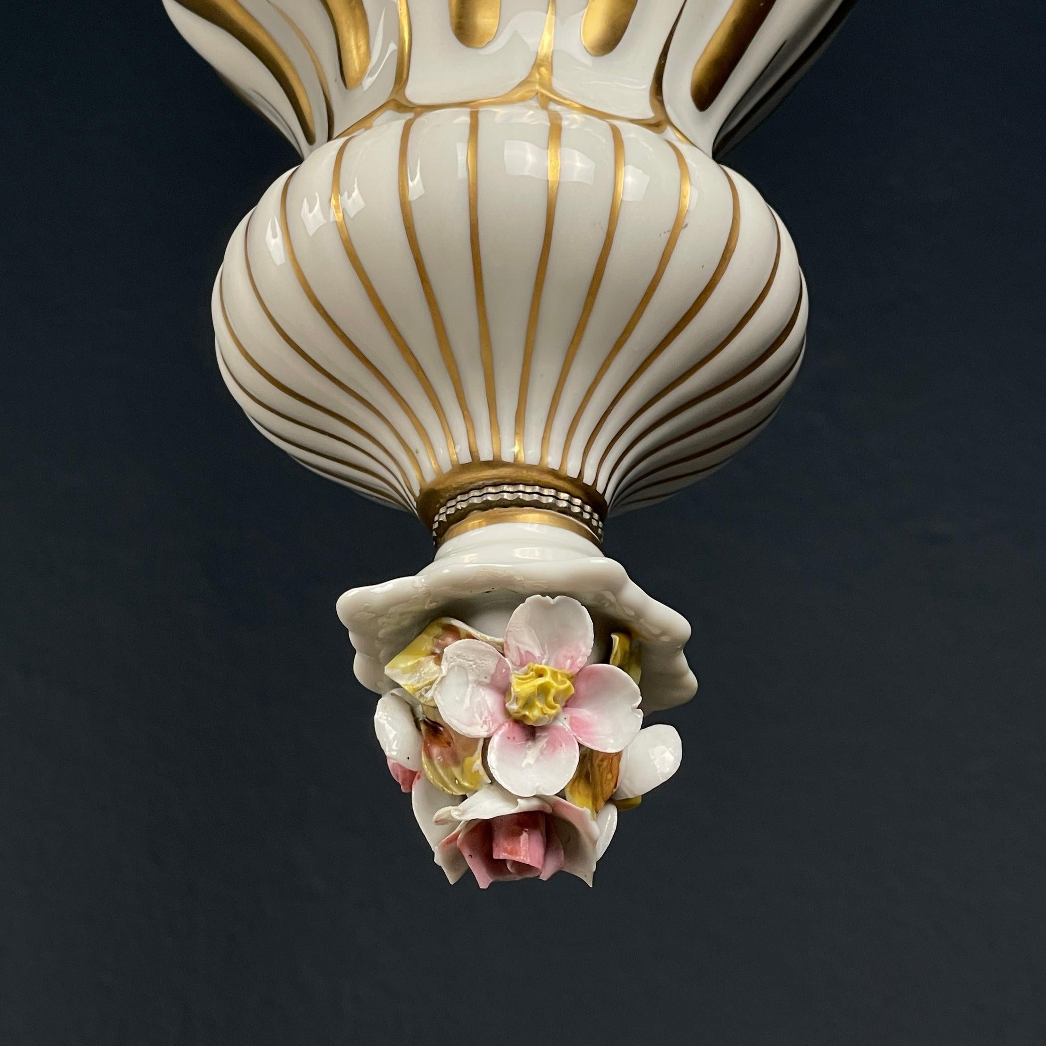 Vintage Capodimonte porcelain 3 arm chandelier Italy 1940s In Good Condition For Sale In Miklavž Pri Taboru, SI