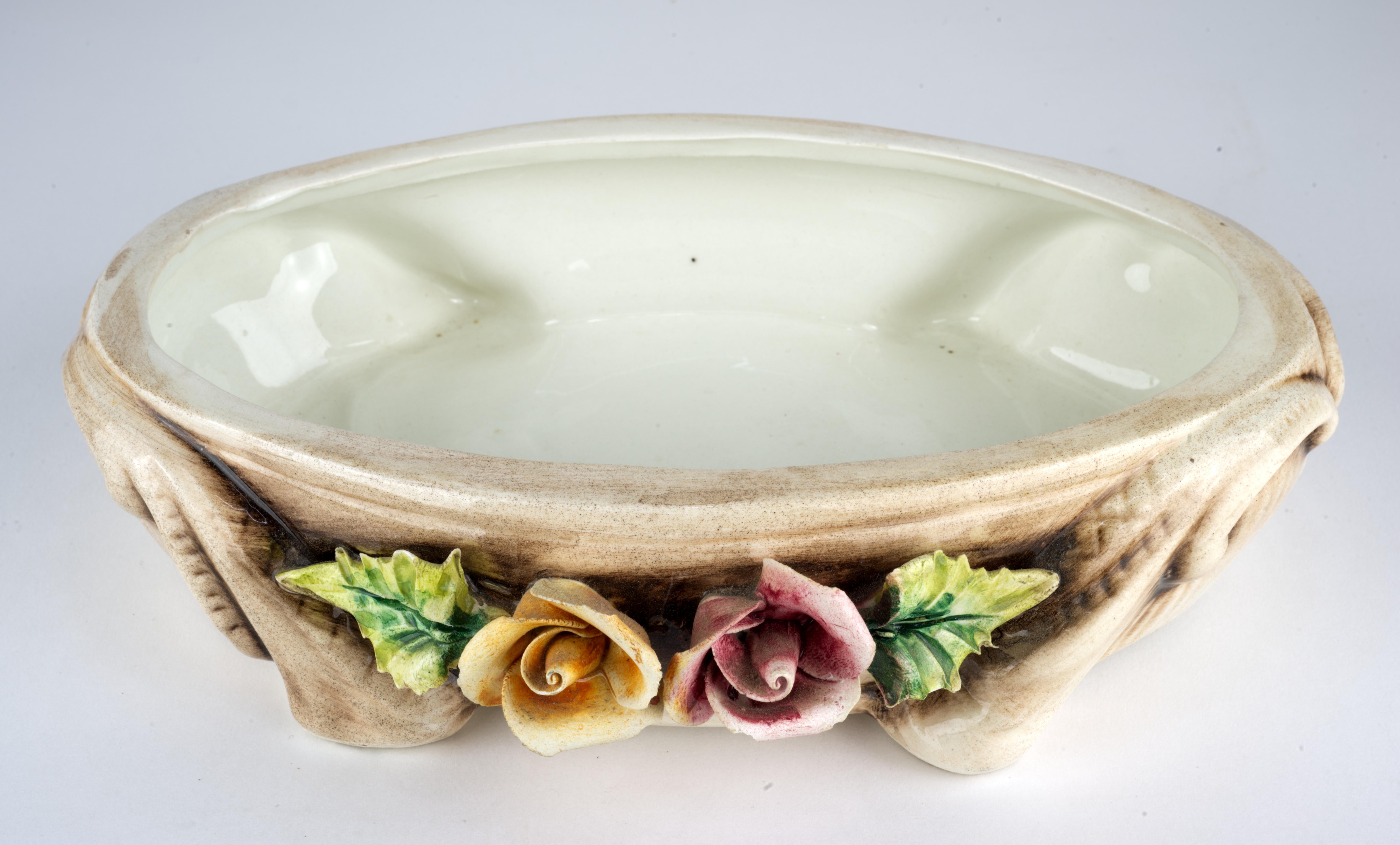 Caja de Baratijas Vintage Capodimonte Vera Cubierta con Flores Italia en venta 1