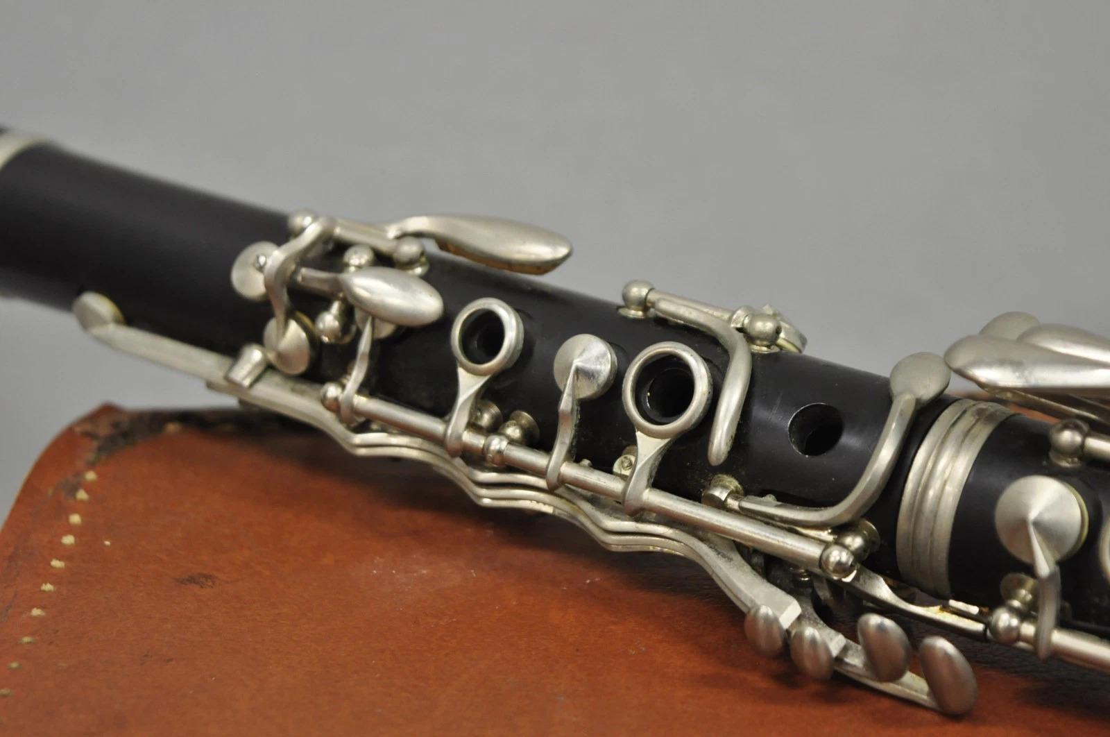 Metallo Strumento musicale Caravelle Clarinetto d'epoca con custodia originale in vendita
