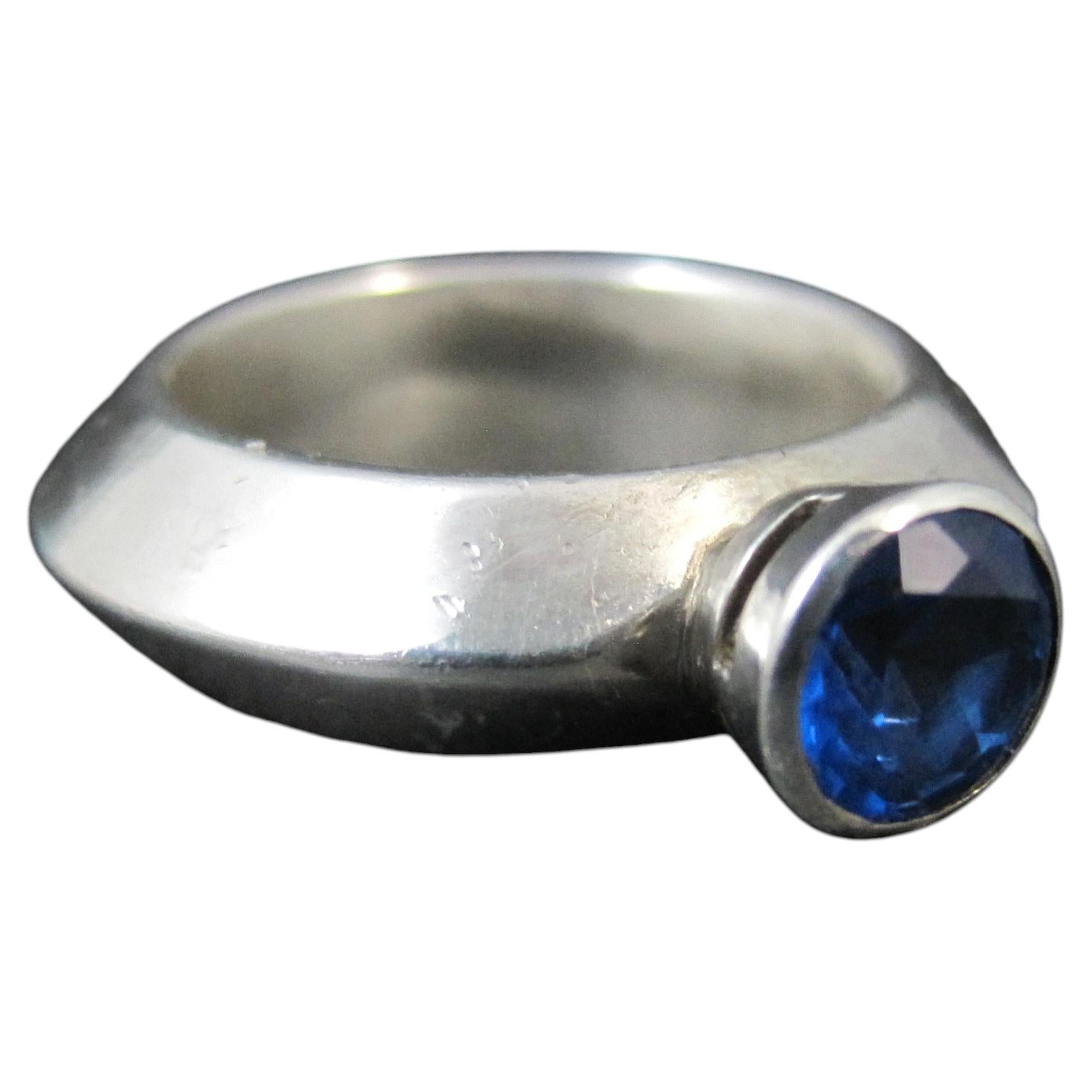 Vintage Carinated Sterling Silver Blue Spinel Ring Size 5.5 For Sale