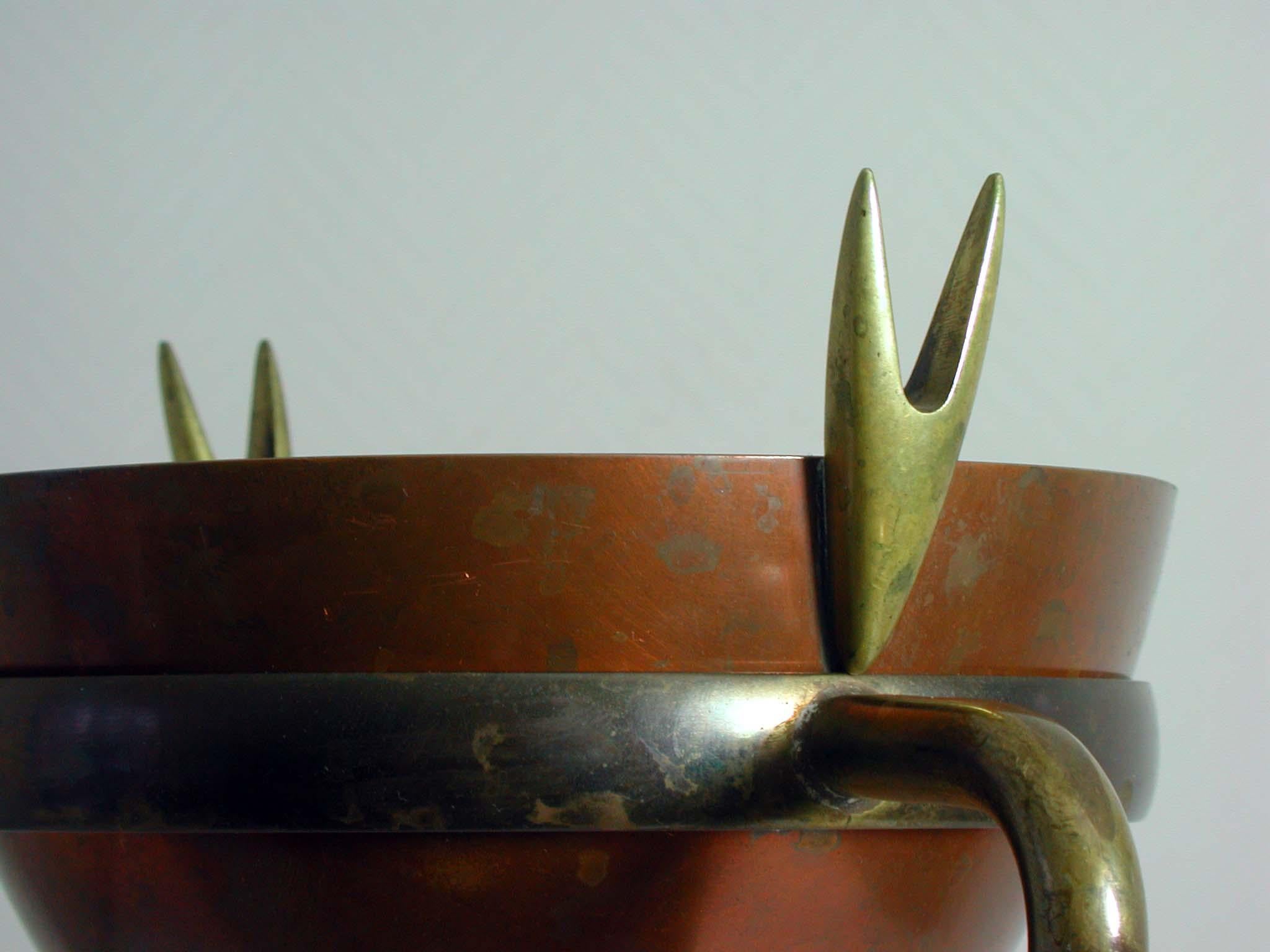 Stand-Aschenbecher aus Messing und Kupfer im Vintage-Stil von Carl Auböck, Österreich, 1954 4