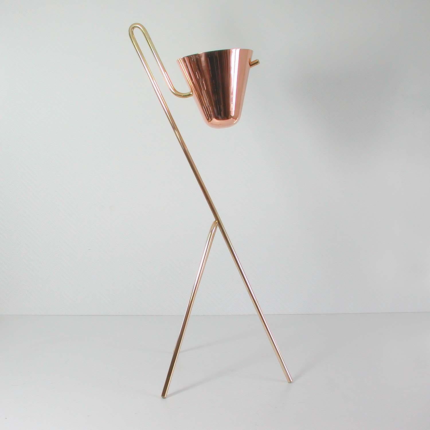 Austrian Vintage Carl Auböck Brass and Copper Floor Ashtray, Austria, Mod. 3866, 1950s For Sale