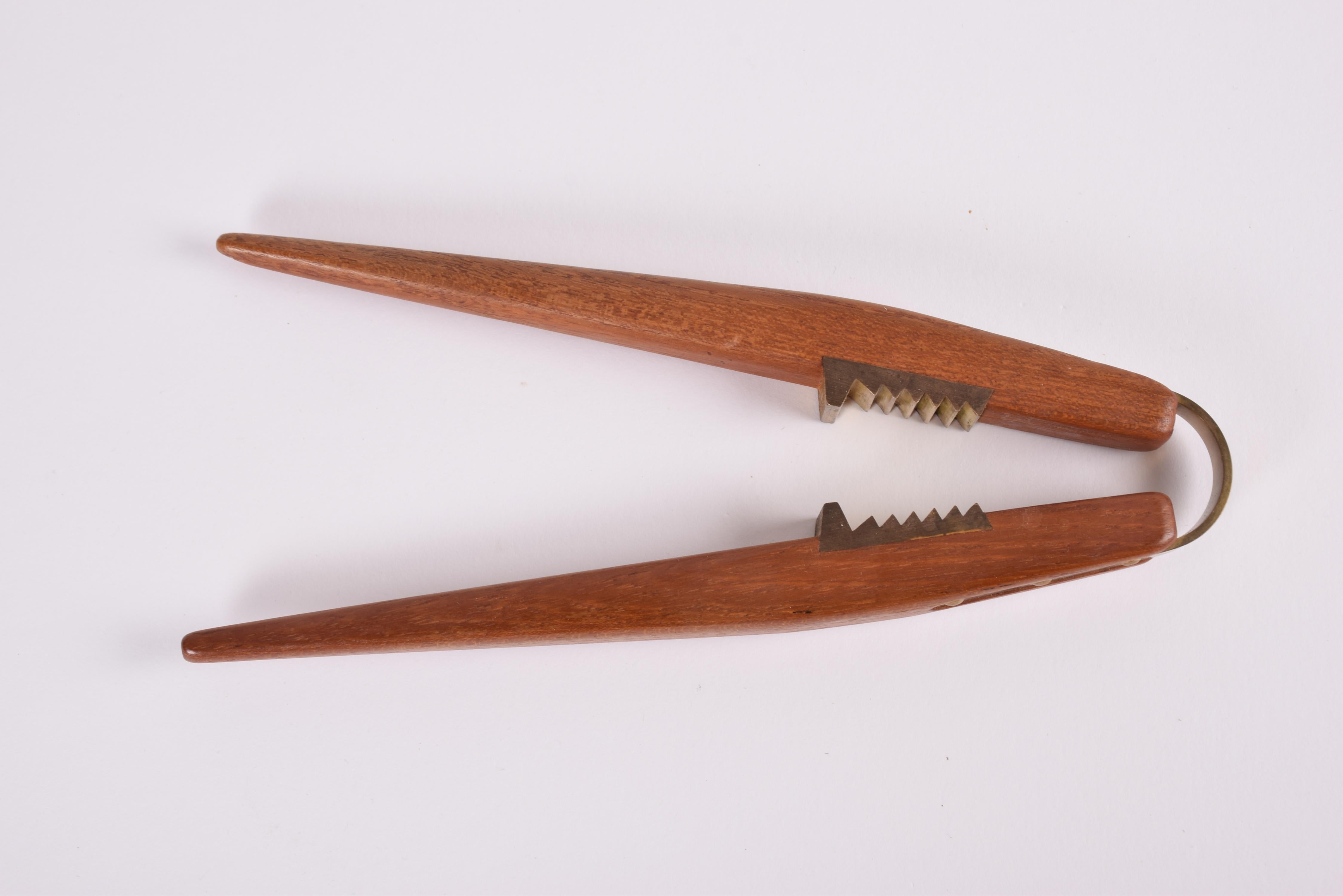 Vintage Carl Auböck Nussknacker Teak und Messing, Wien Österreich Modernes Design 1950 (Österreichisch) im Angebot