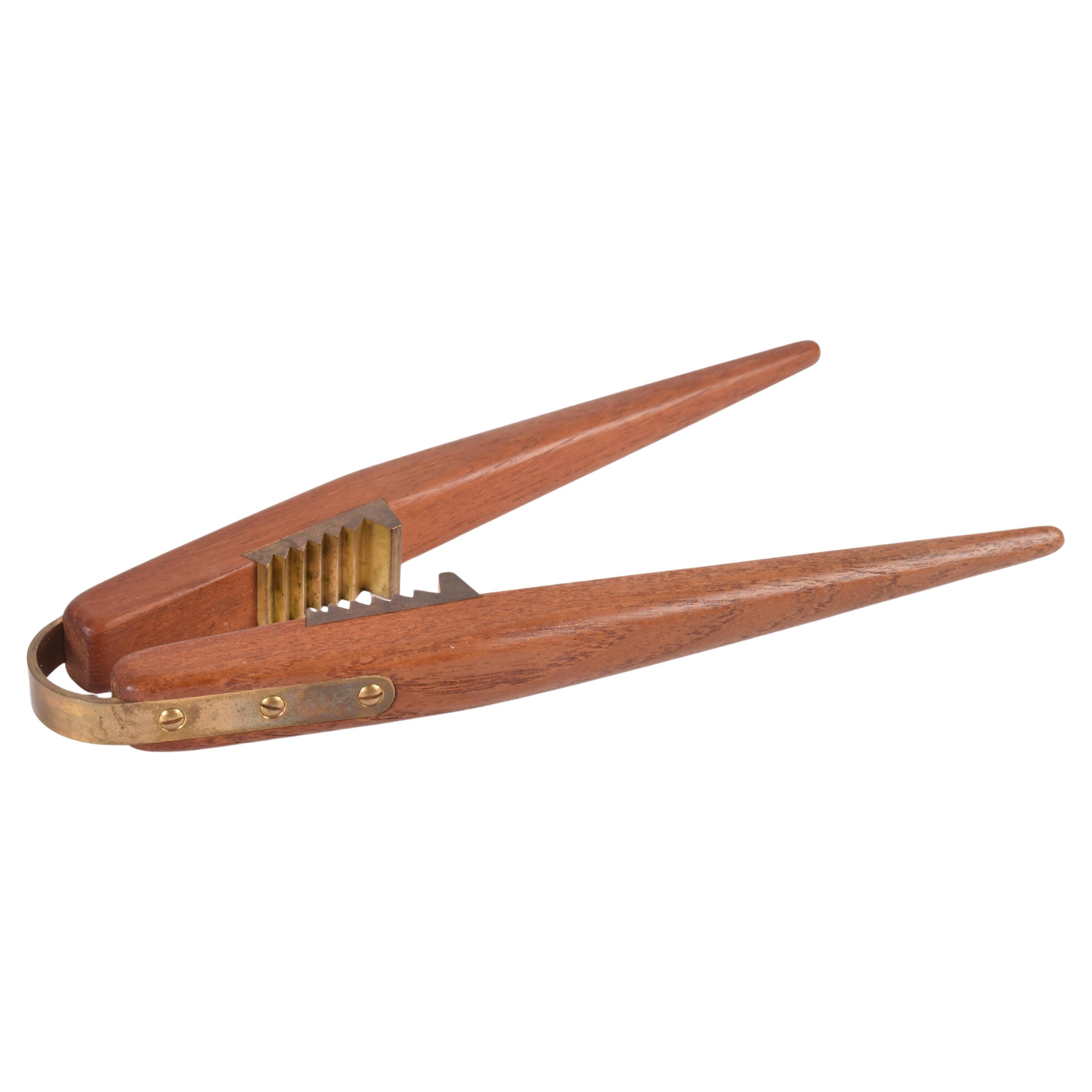 Schiaccianoci d'epoca Carl Auböck in teak e ottone, Vienna Austria Design moderno 1950