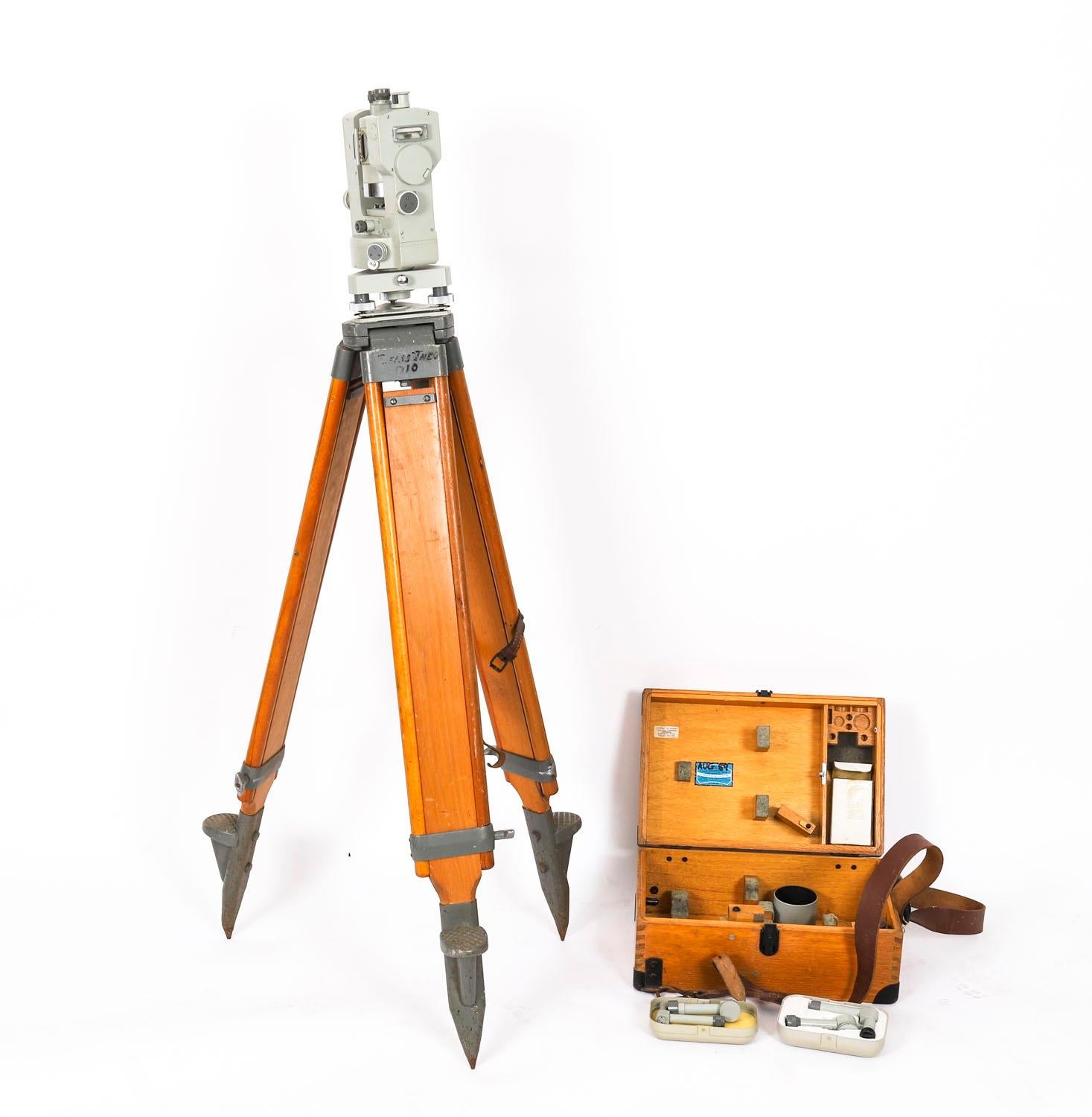 A stunning and highly decorative Carl Zeiss 'Theo 010' theodolite Numbered 223278. Complete with a fitted oak case and oak tripod, dating from the mid 20th Century,

This vintage Zeiss Theodolite THEO 010 A is a rare find for collectors of