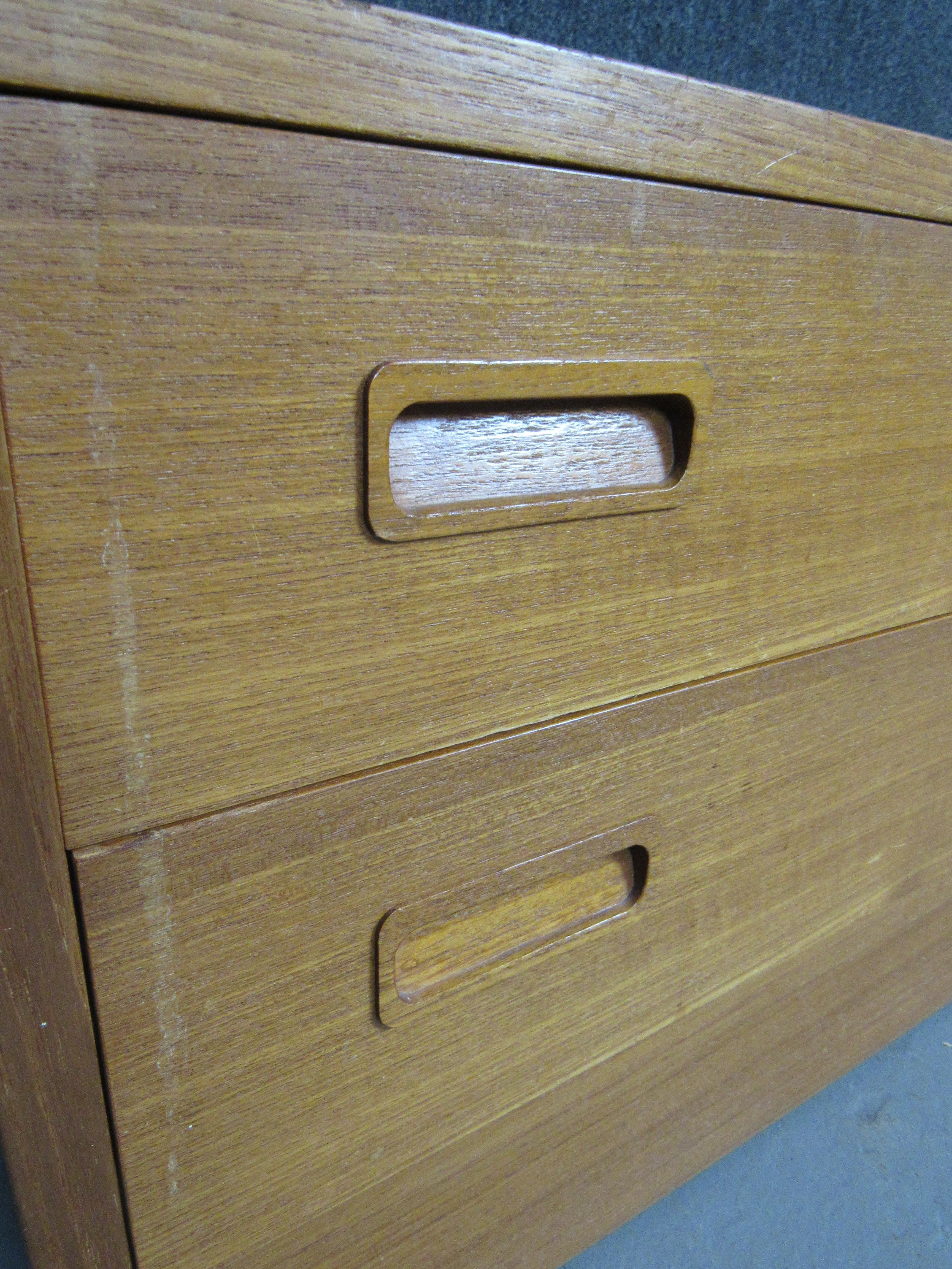 Vintage Carlo Jensen Danish Teak Entry Dresser for Hundevad & Co. For Sale 4