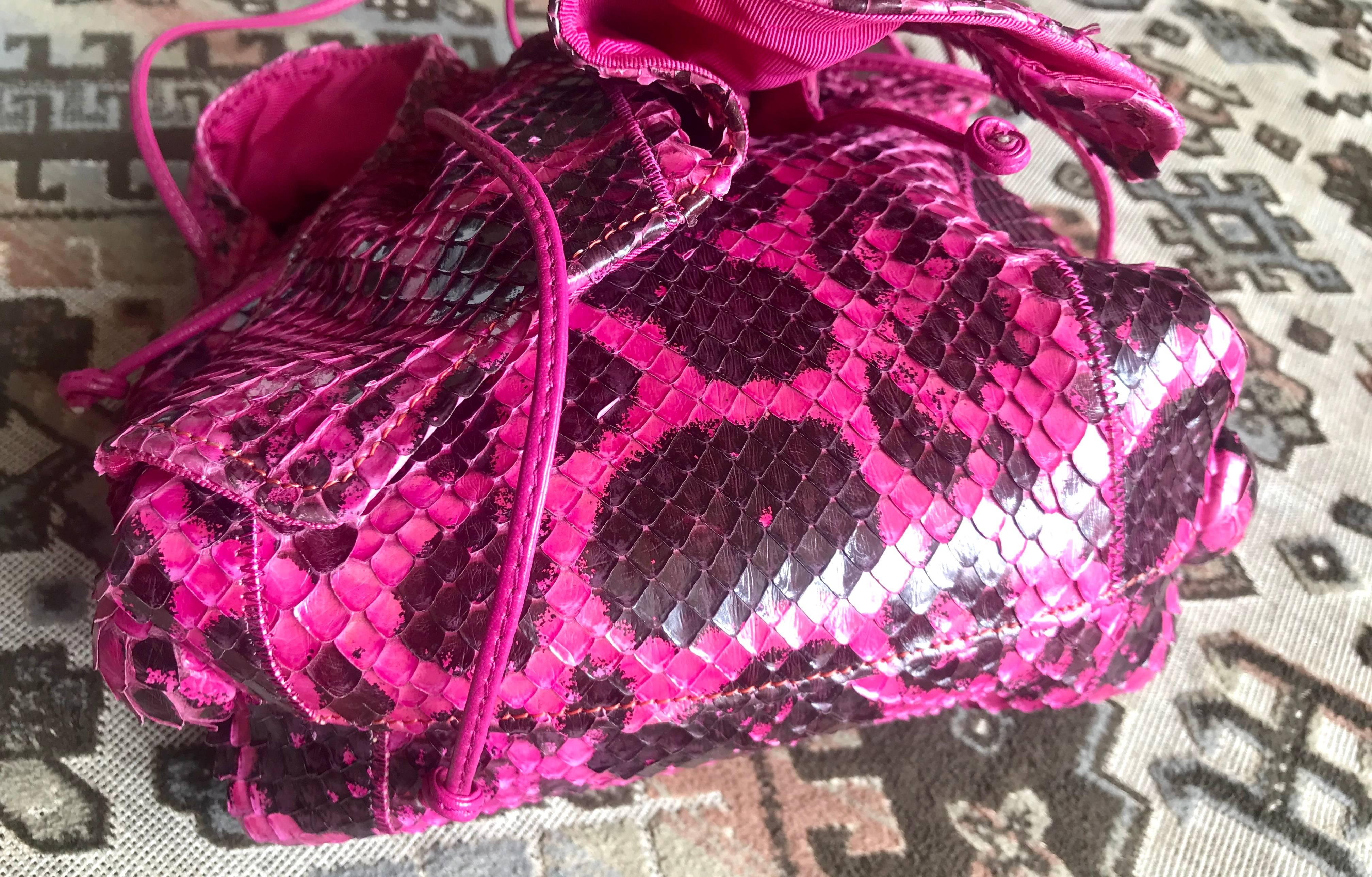 Carlos Falchi Vintage genuine pink and black combo snakeskin shoulder bag  In Excellent Condition In Kashiwa, Chiba