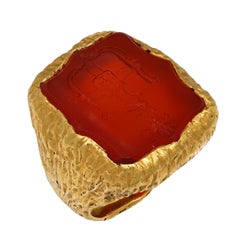 Vintage carnelian 18k yellow gold intaglio cocktail ring
