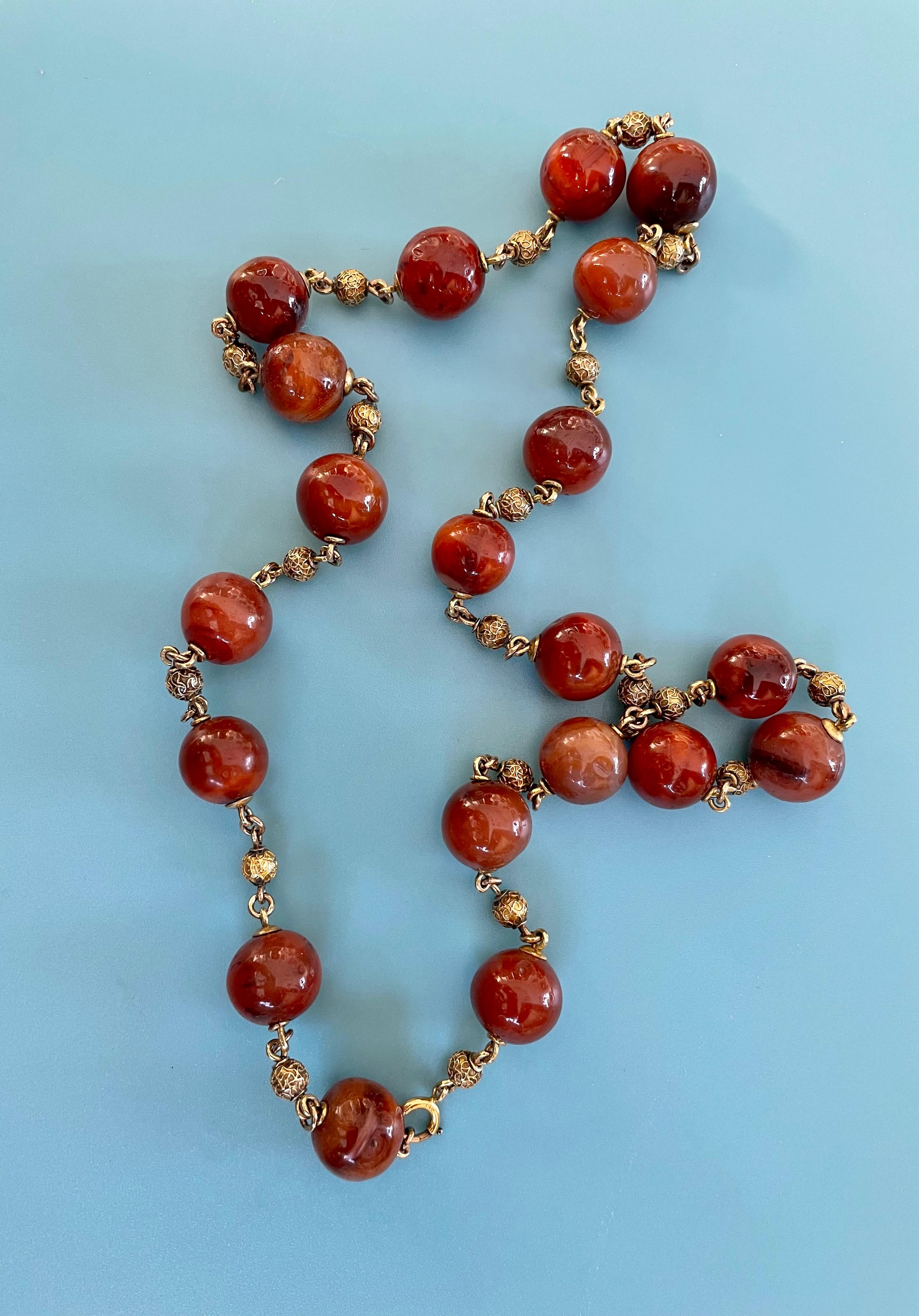 Halskette aus Karneol und 14 Karat Gelbgold mit Spacer-Perlen im Zustand „Gut“ im Angebot in St. Louis Park, MN