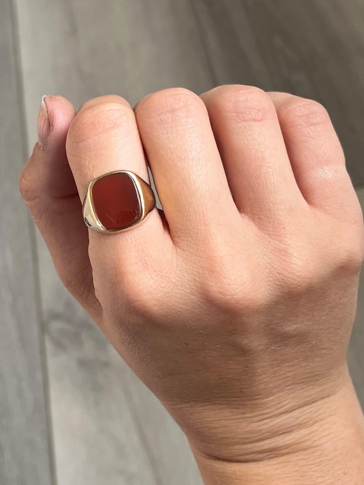 Oval Cut Vintage Carnelian and 9 Carat Gold Signet Ring For Sale