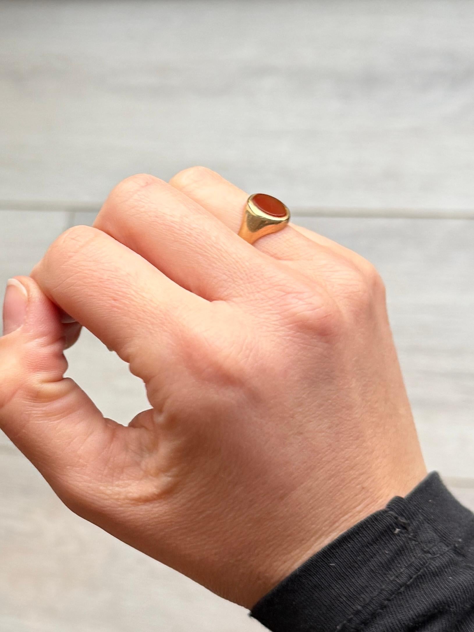 Oval Cut Vintage Carnelian and 9 Carat Gold Signet Ring For Sale