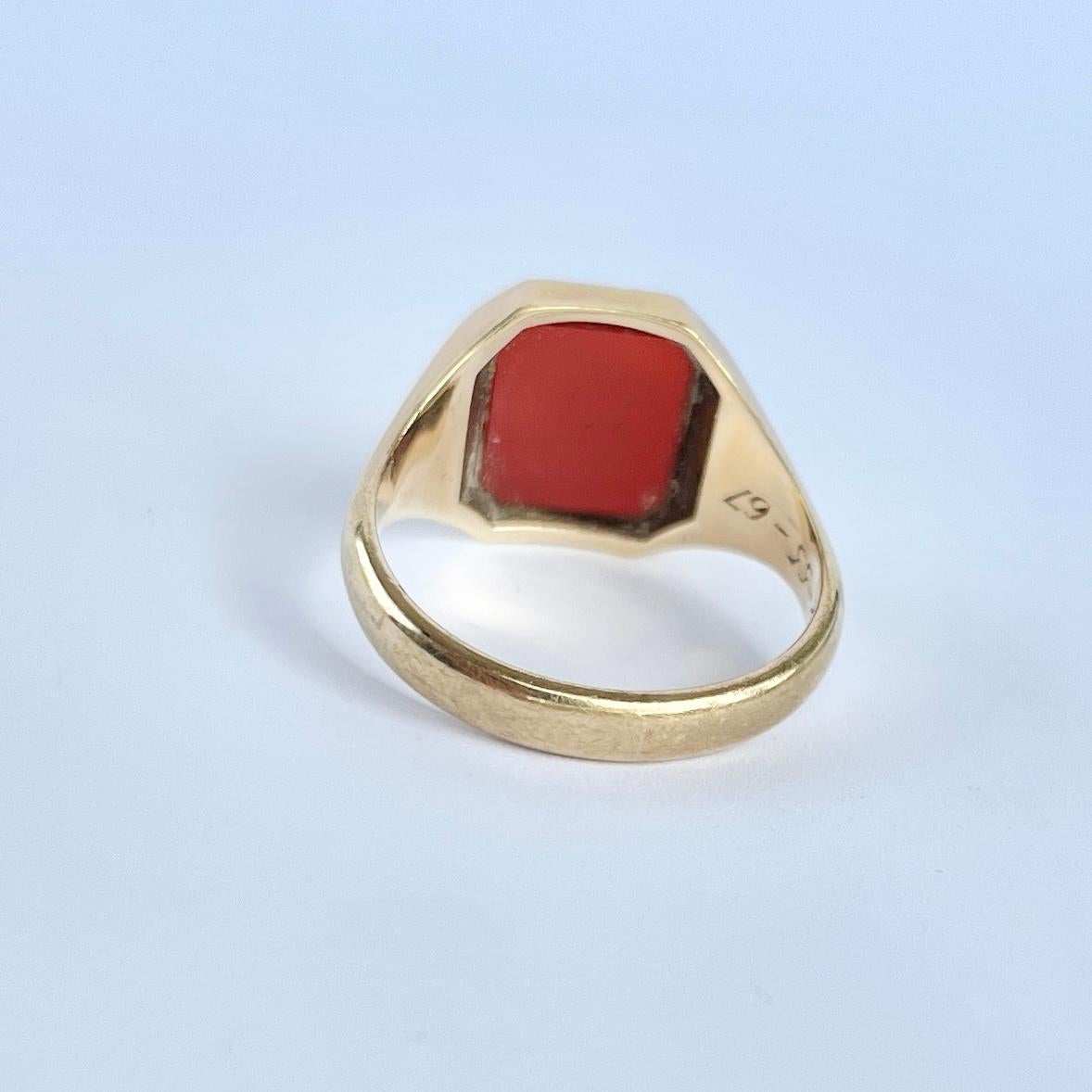 Vintage Carnelian and 9 Carat Gold Signet Ring In Good Condition In Chipping Campden, GB