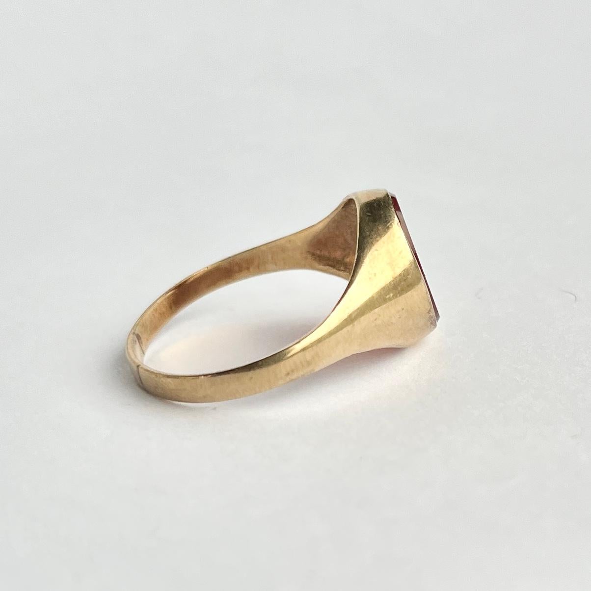 Women's or Men's Vintage Carnelian and 9 Carat Gold Signet Ring For Sale