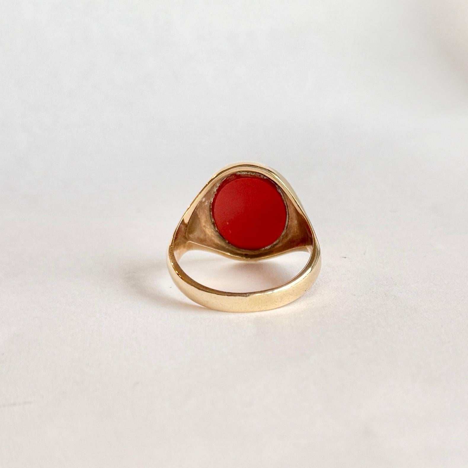 Women's or Men's Vintage Carnelian and 9 Carat Gold Signet Ring For Sale