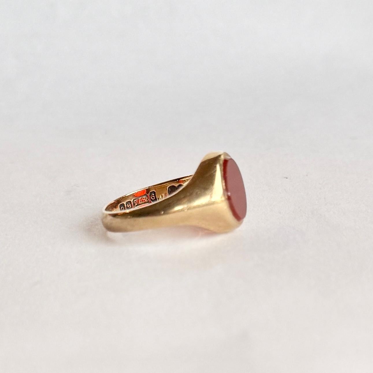 Women's or Men's Vintage Carnelian and 9 Carat Gold Signet Ring For Sale
