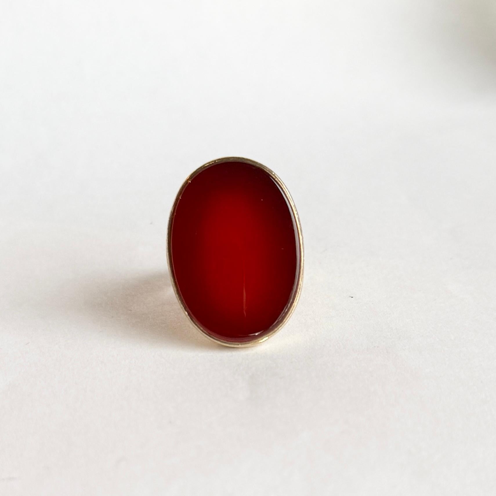 Vintage Carnelian and 9 Carat Gold Signet Ring 1