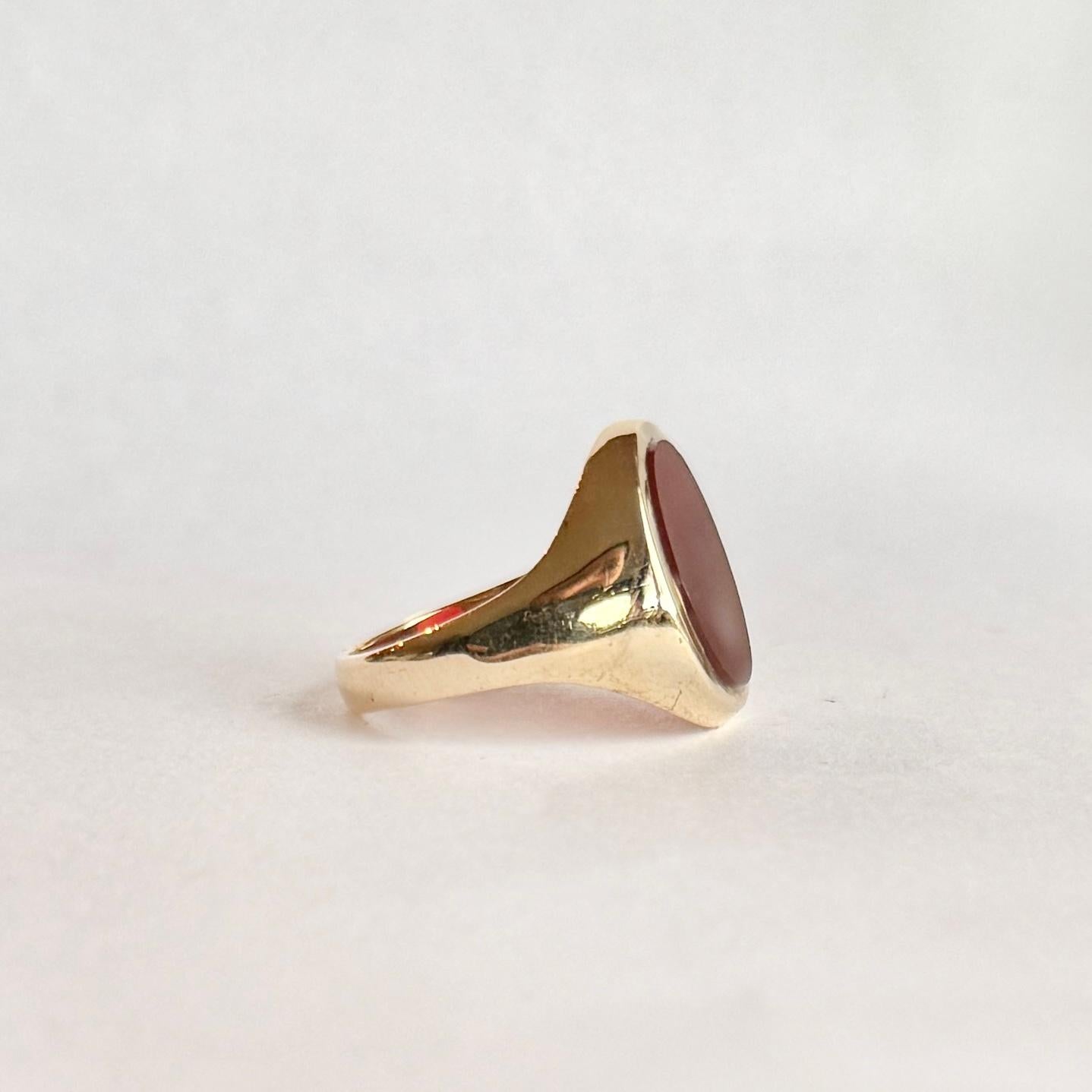 Vintage Carnelian and 9 Carat Gold Signet Ring For Sale 1