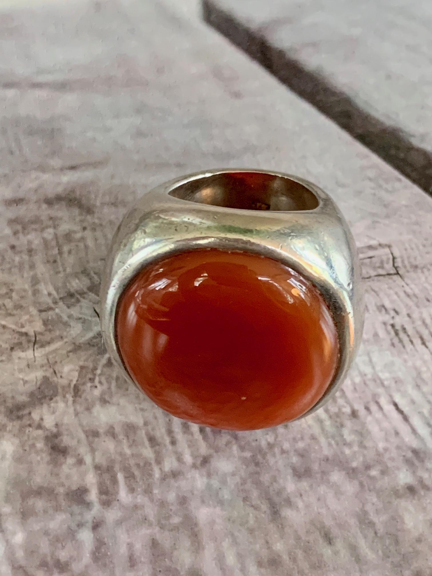 Vintage Carnelian Oval Cabochon Stamped .925 Sterling Silver Ring In Good Condition In St. Louis Park, MN