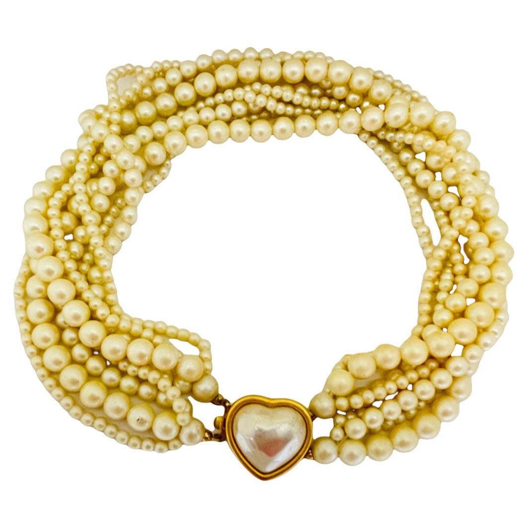 Mehrstrangige Halskette CAROLEE aus Gold mit Perlen und Herz im Angebot