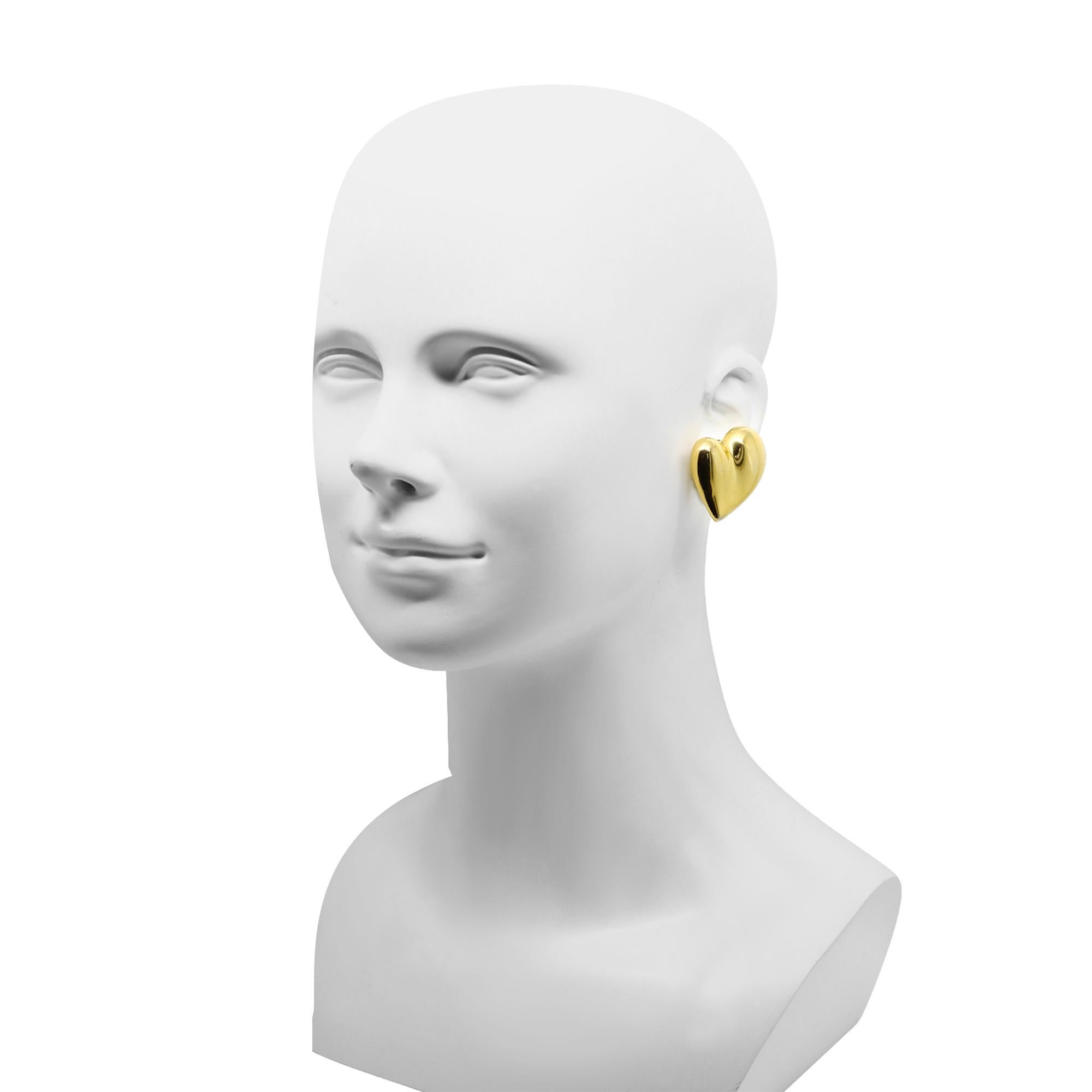 Orecchini a cuore d'oro Carolee d'epoca, circa anni 2000 In condizioni buone in vendita a New York, NY