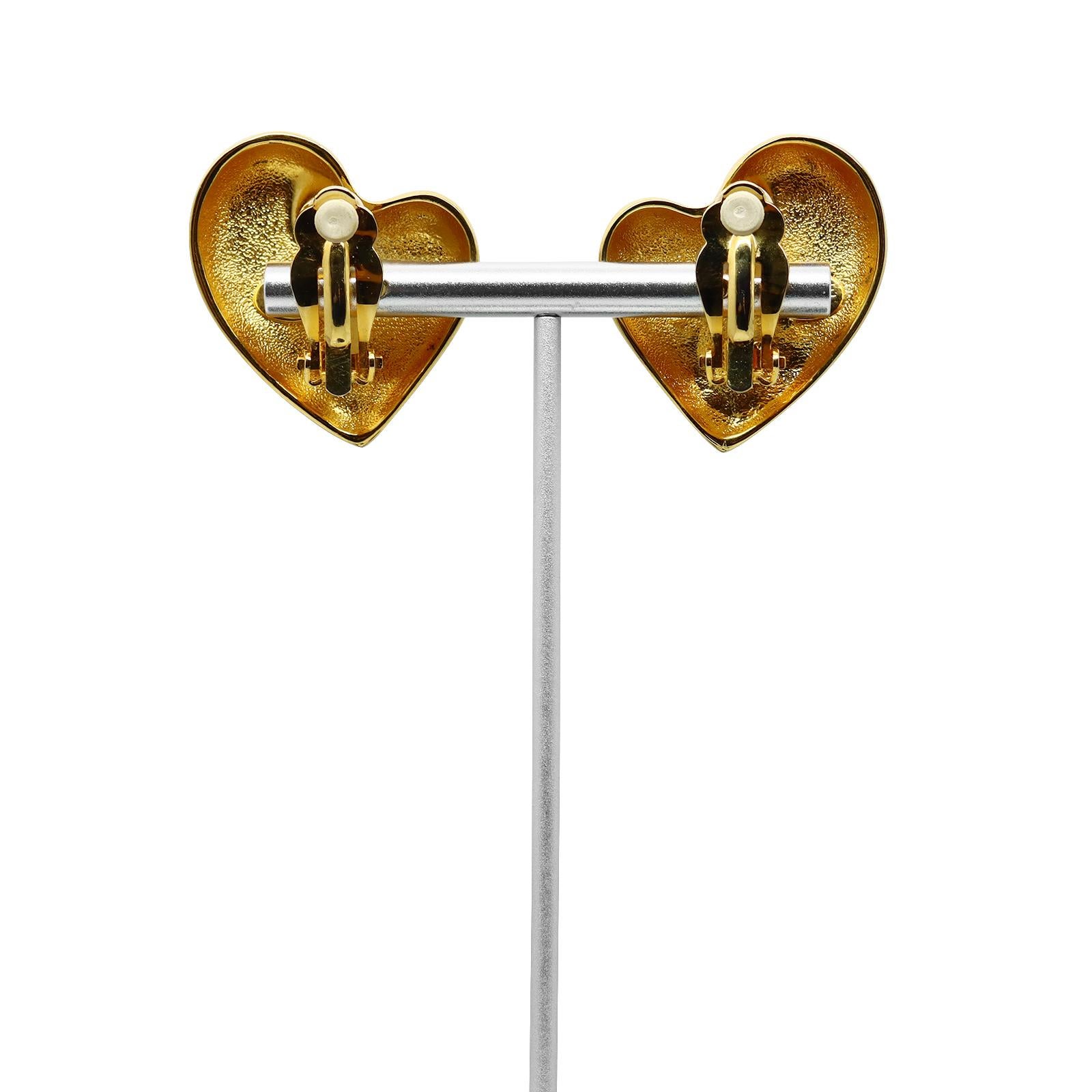 Boucles d'oreilles vintage Carolee en forme de coeur en or Circa 2000s en vente 4