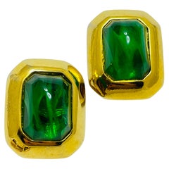 Vintage CAROLEE signed gold tone emerald green glass designer clip on earrings