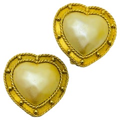 Pendientes de clip de diseño vintage CAROLEE firmados con perlas de imitación en tono dorado