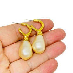Vintage CAROLEE signed gold tone faux pearls designer pierced earrings