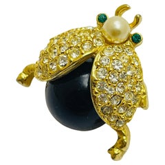 Vintage CAROLEE firmado en tono dorado piedras de imitación diseñador pequeño broche abeja insecto