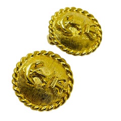 Vintage CAROLEE signed gold tone nautical anchor designer clip on earrings