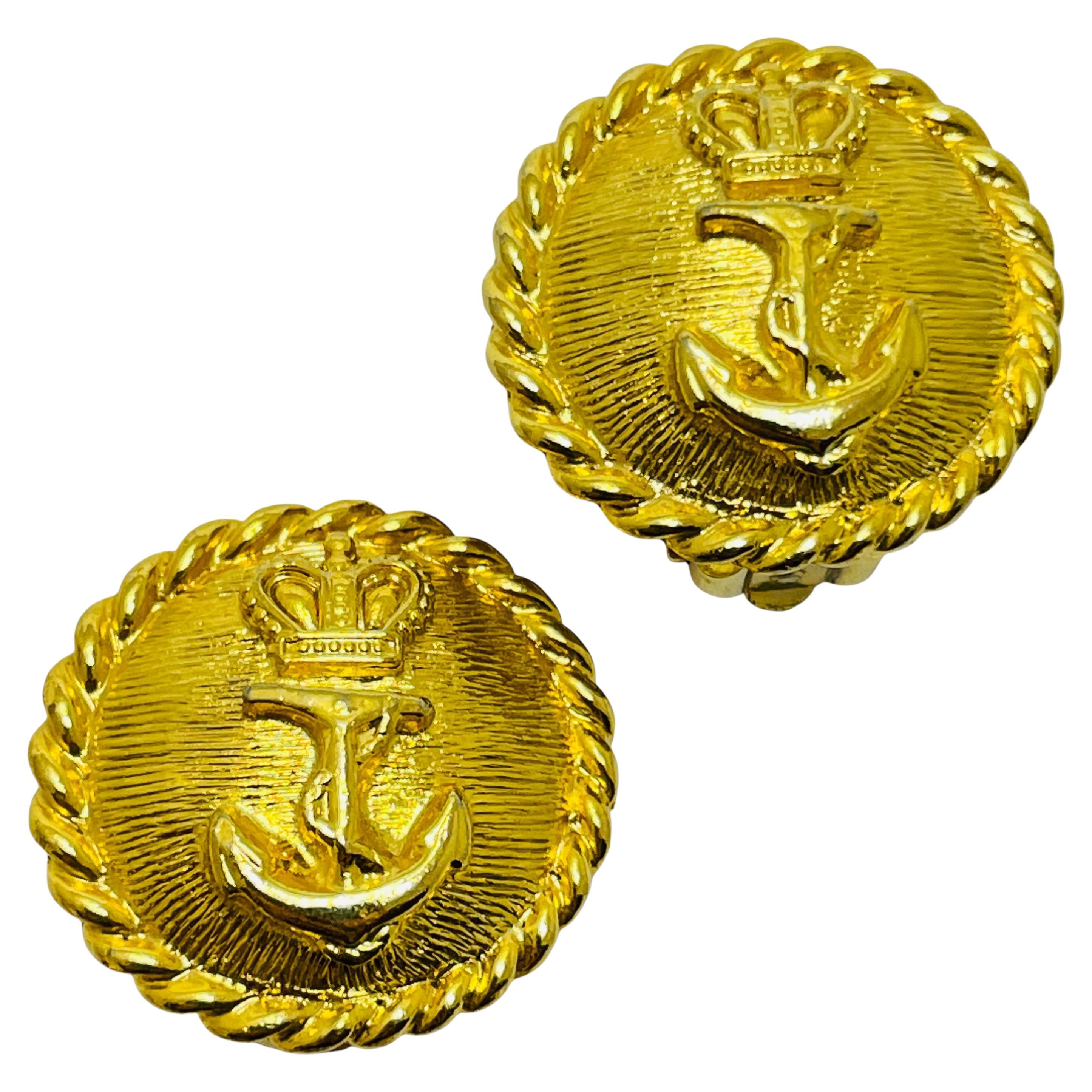 Vintage CAROLEE signed gold tone nautical anchor designer clip on earrings For Sale