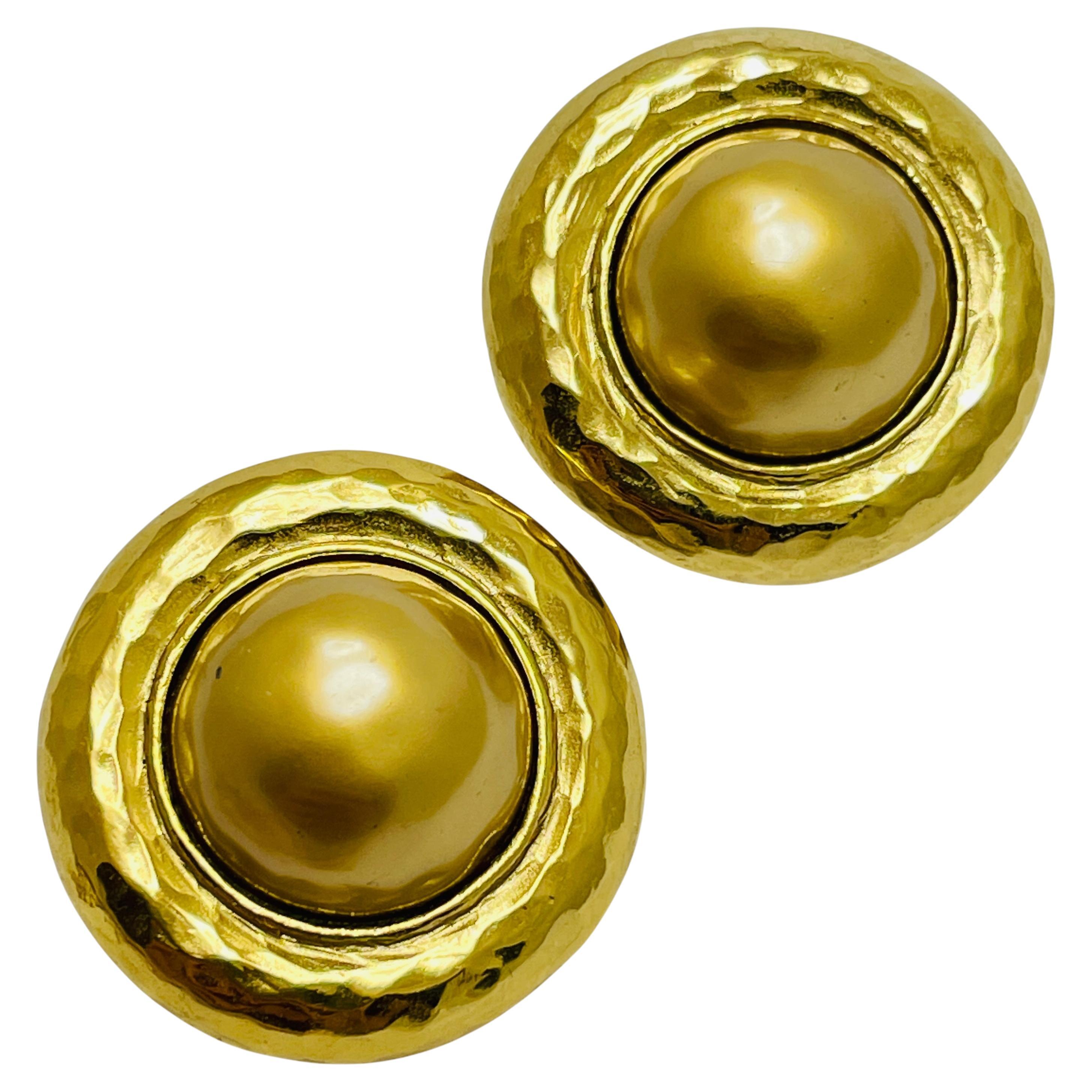 Vintage CAROLEE signef tono dorado perla diseñador pasarela clip en pendientes en venta