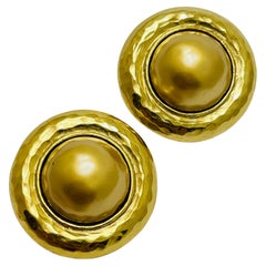 Vintage CAROLEE signf Goldfarbene Perlen-Designer-Laufsteg-Ohrclips an Ohrringen, Vintage