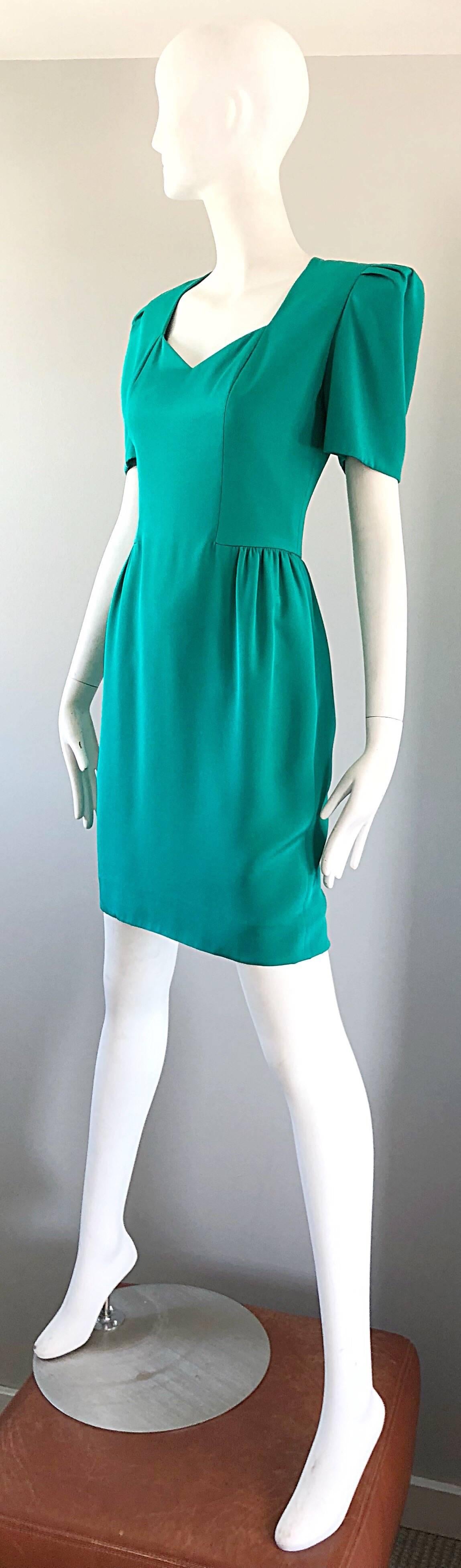 Vintage Carolina Herrera Size 6 1980s Kelly Green Strong Shoulder Silk 80s Dress 8