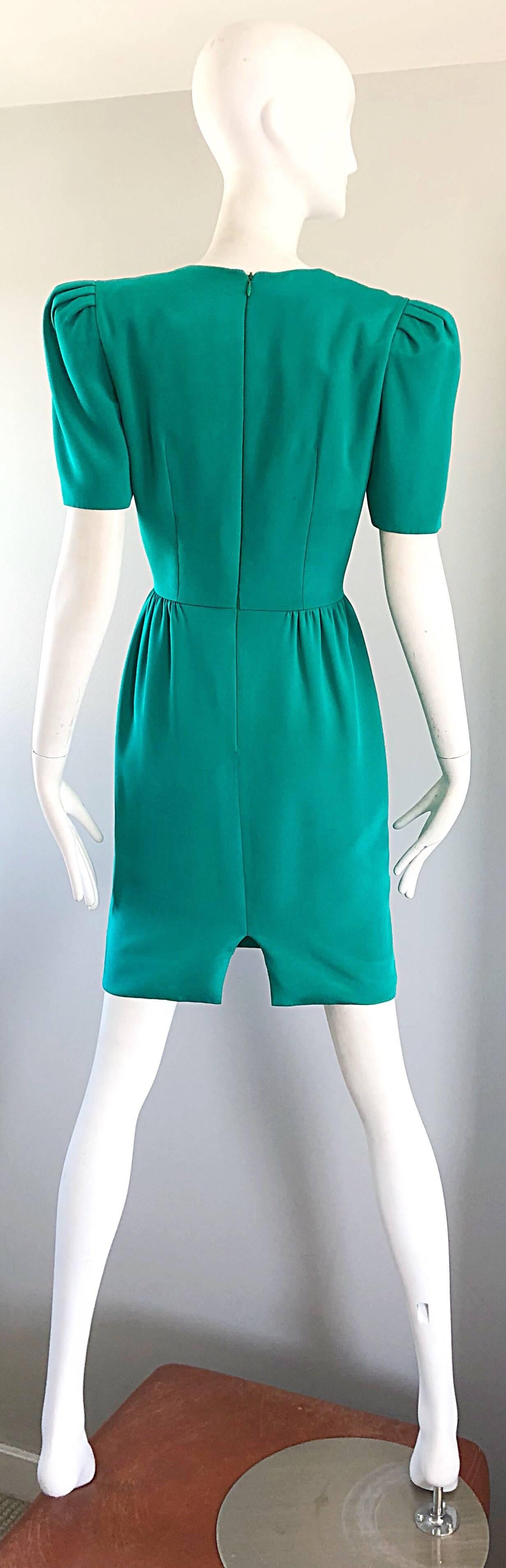 Women's Vintage Carolina Herrera Size 6 1980s Kelly Green Strong Shoulder Silk 80s Dress