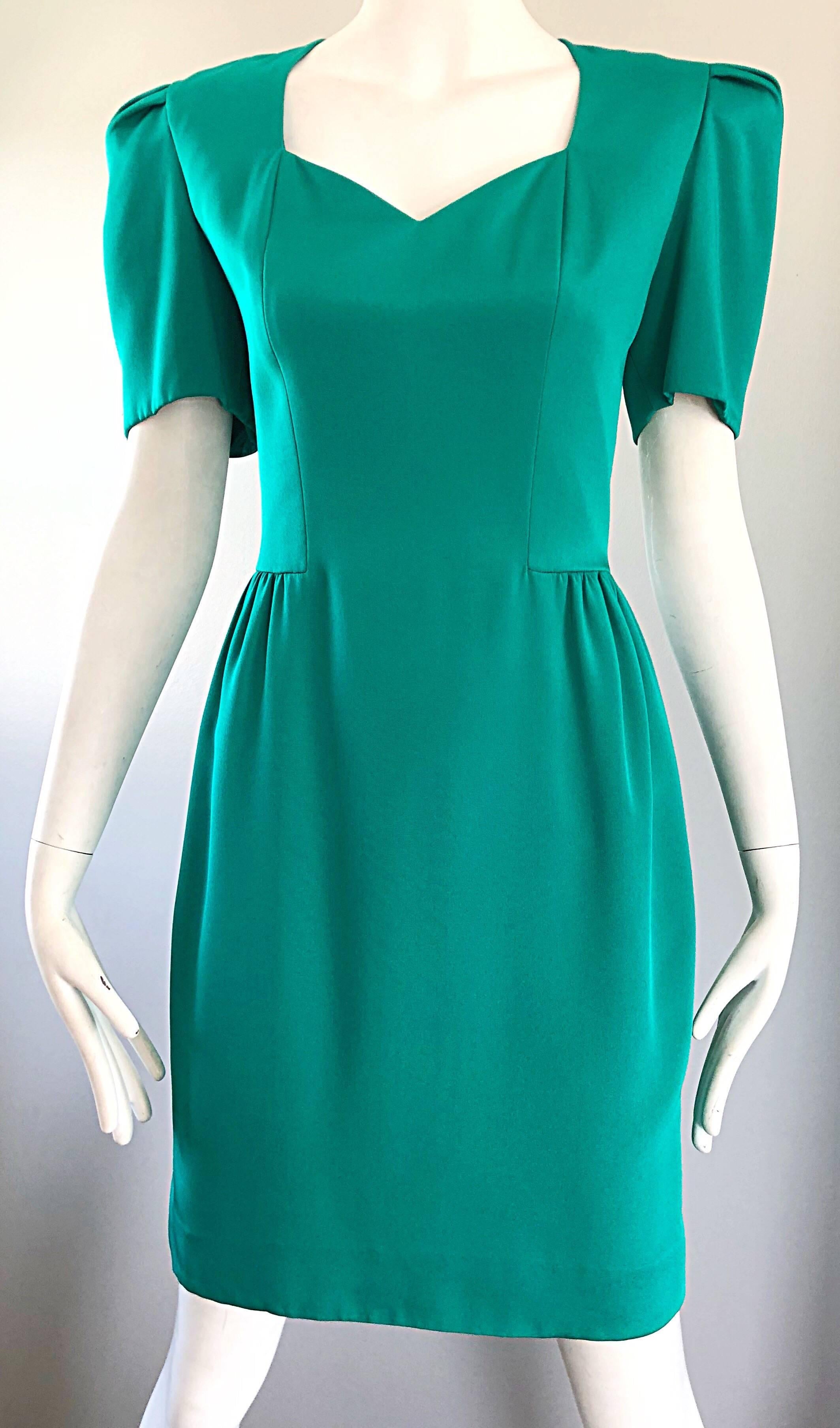 Vintage Carolina Herrera Size 6 1980s Kelly Green Strong Shoulder Silk 80s Dress 4