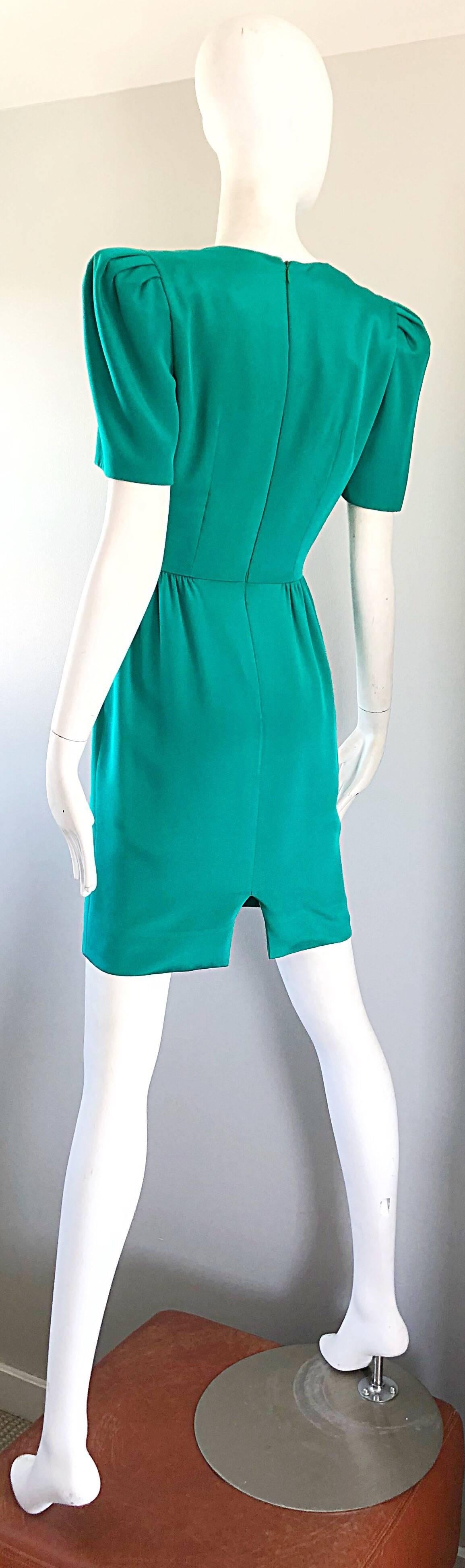 Vintage Carolina Herrera Size 6 1980s Kelly Green Strong Shoulder Silk 80s Dress 5
