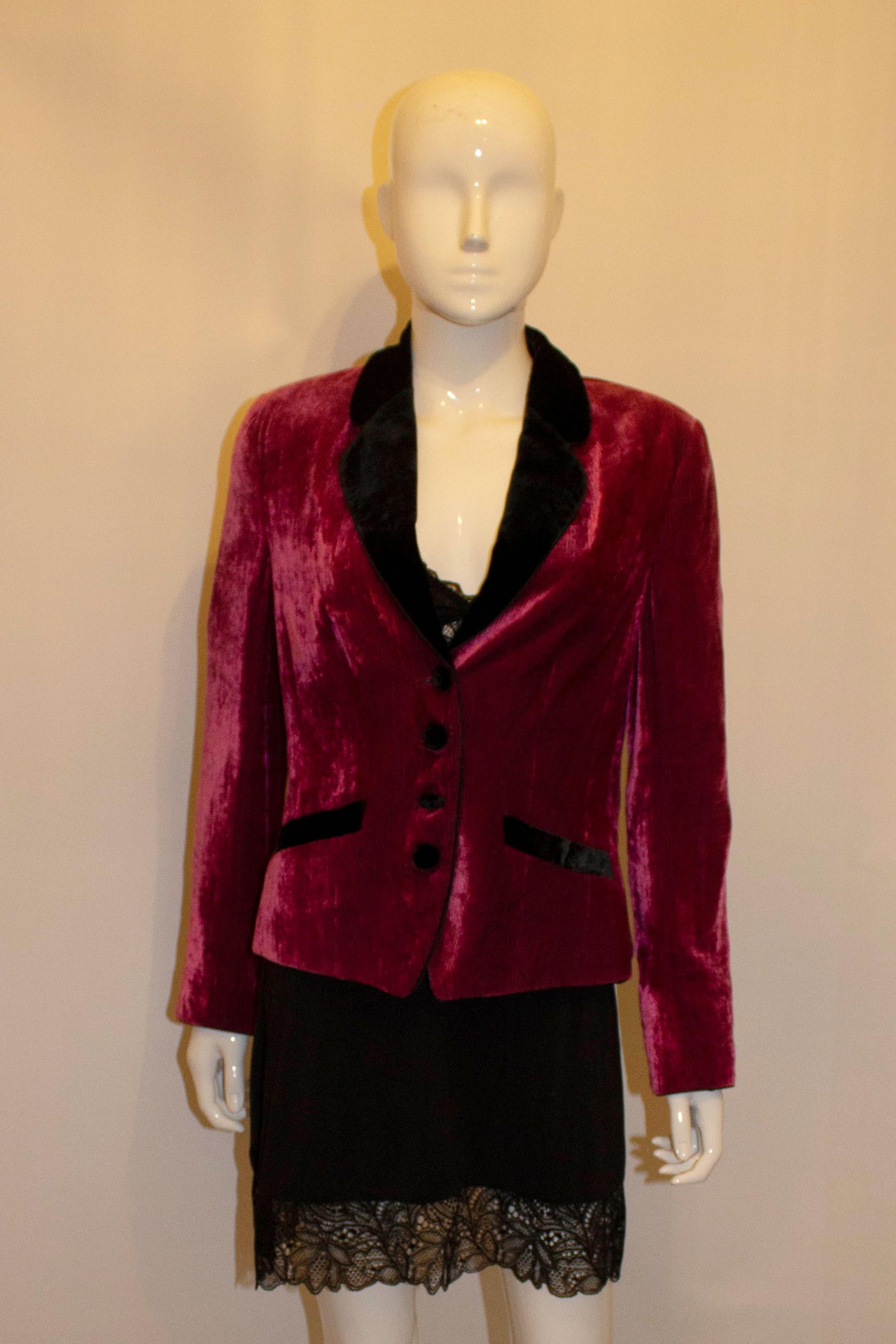 Vintage Caroline Charles Rosa und Schwarze Vintage-Jacke. (Rot) im Angebot
