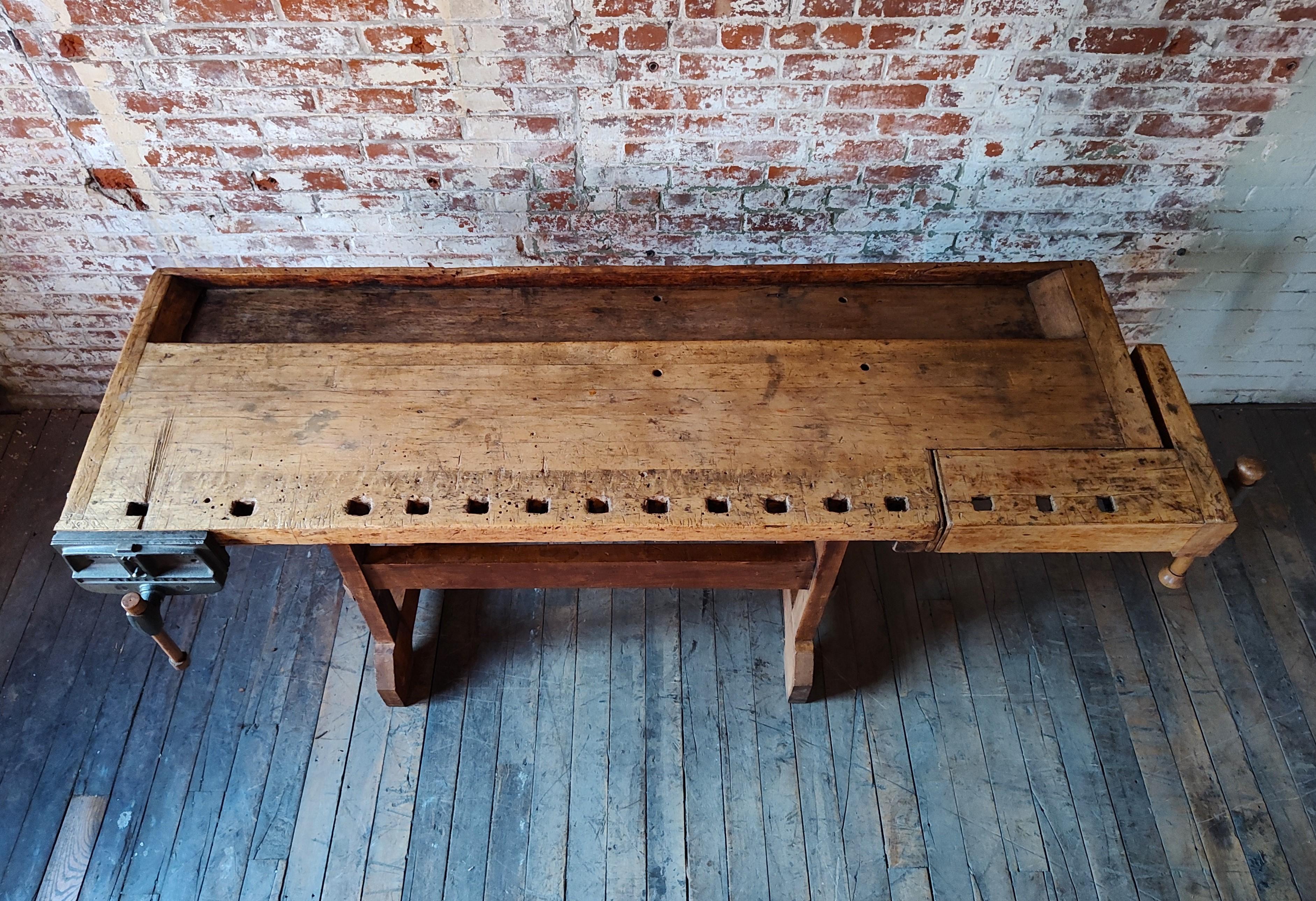 Carpenter's Workbench im Vintage-Stil im Zustand „Gut“ im Angebot in Oakville, CT