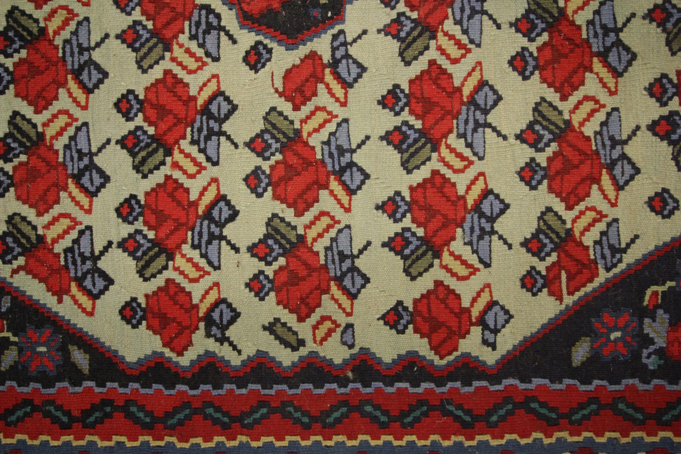 Azerbaijan-Kelim-Teppich, handgewebter Flachgewebe-Wollteppich, 116x162 cm (Handgeknüpft) im Angebot