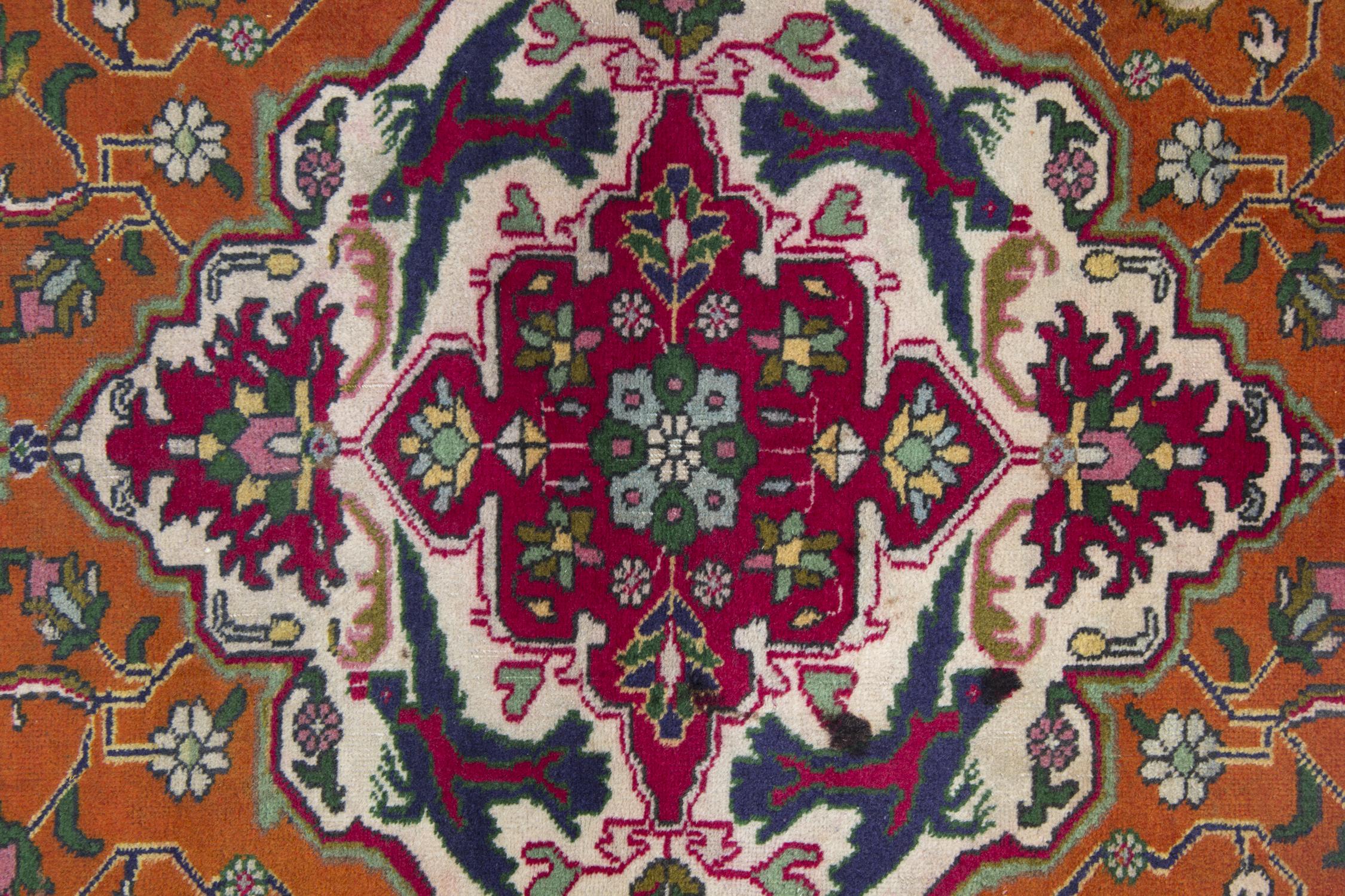 Vintage Carpet Handmade Turkish Rug, Oriental Wool Orange In Excellent Condition In Hampshire, GB
