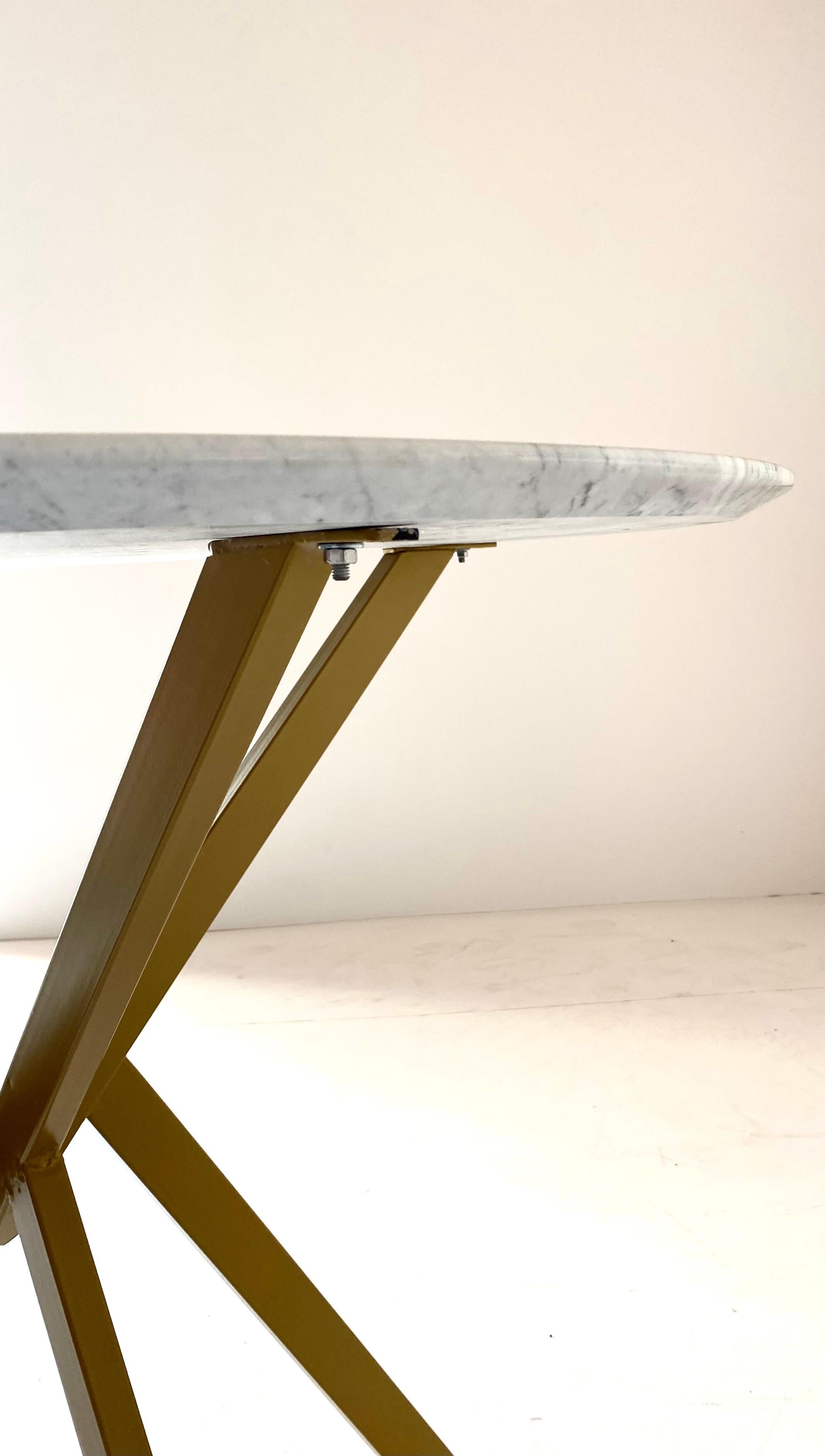 Vintage Carrara marble Dining Table, Italy 1960s In Good Condition In Ceglie Messapica, IT