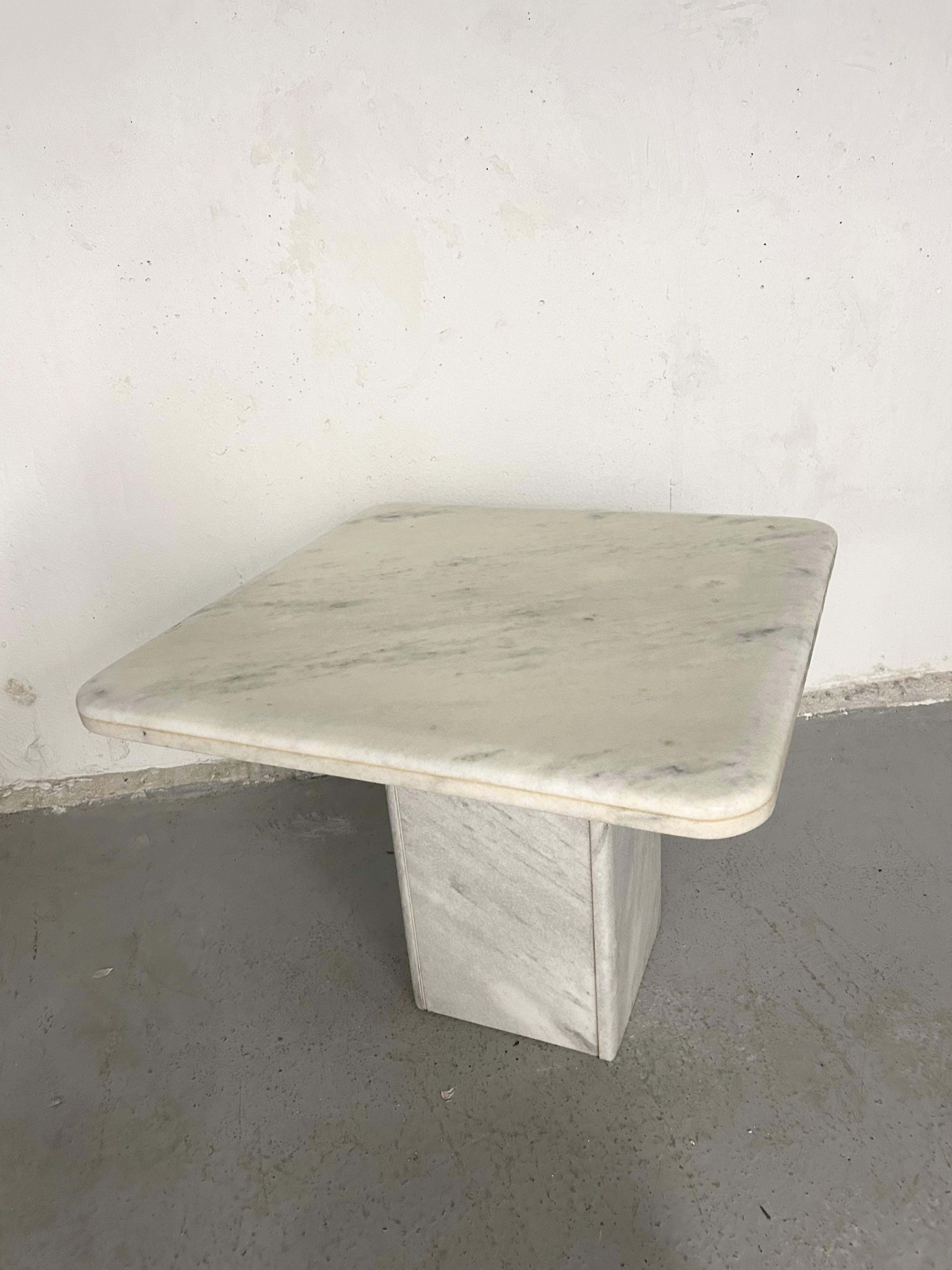 Vintage Carrara Marble End Table For Sale 1