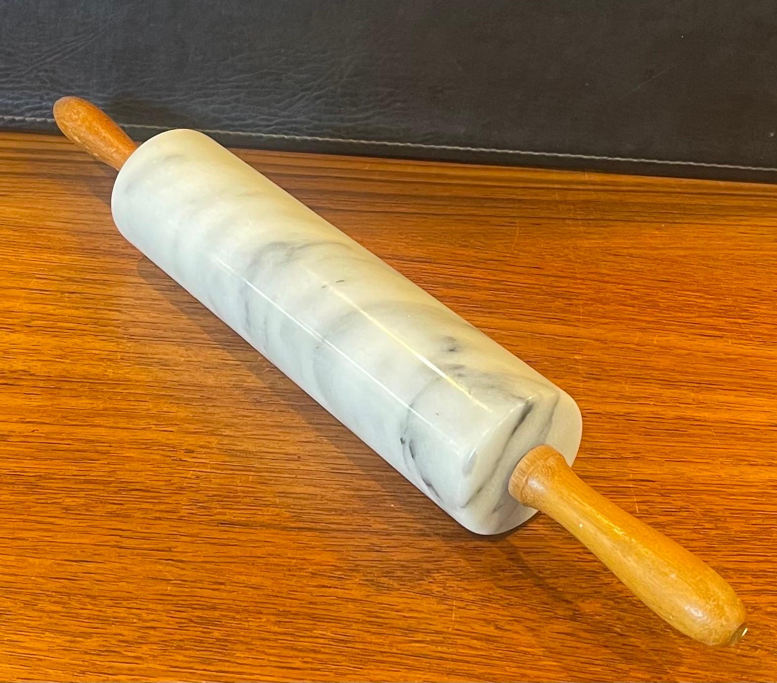 Rodillo vintage de mármol de Carrara Moderno de mediados de siglo en venta