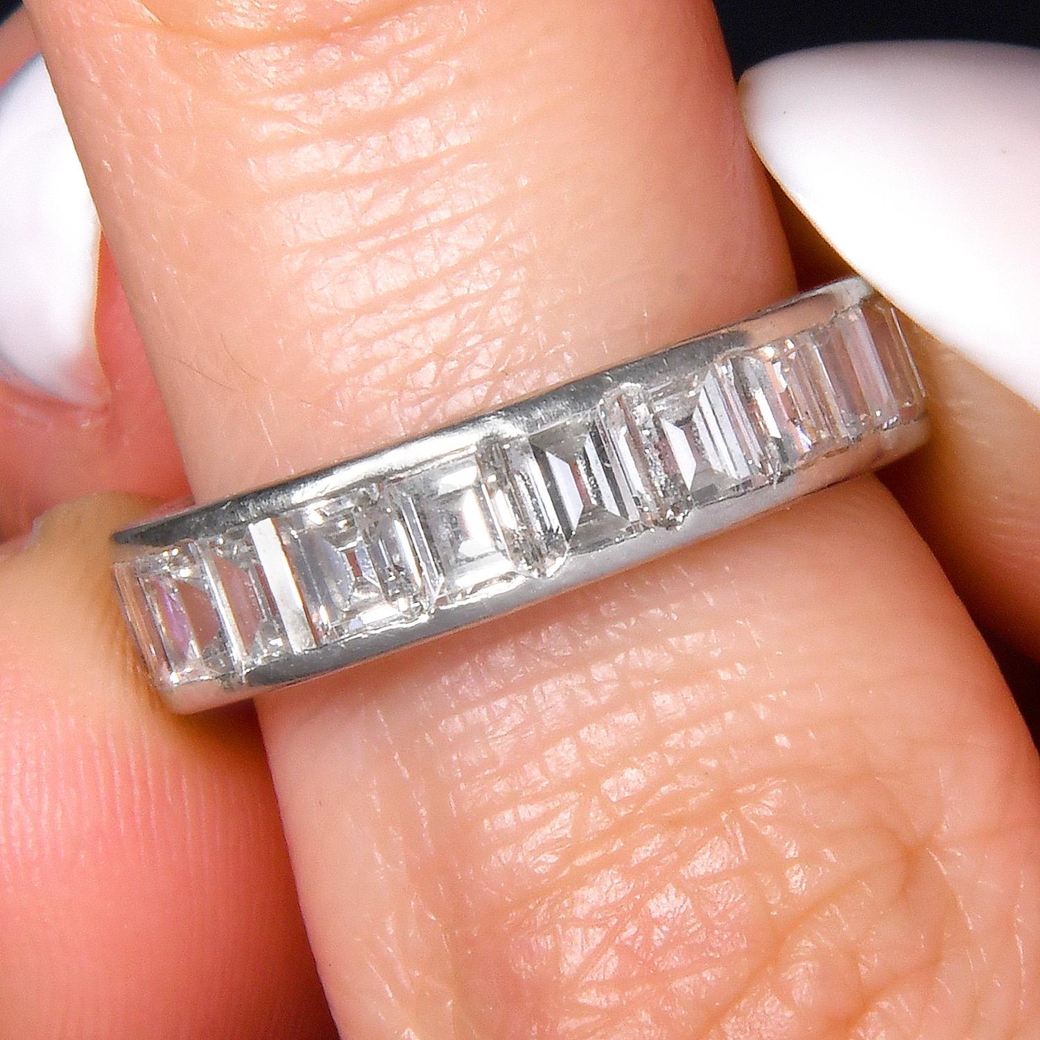 Vintage Carre-Cut Diamond 4.00ct Platinum Eternity Band Ring In Excellent Condition For Sale In Miami, FL