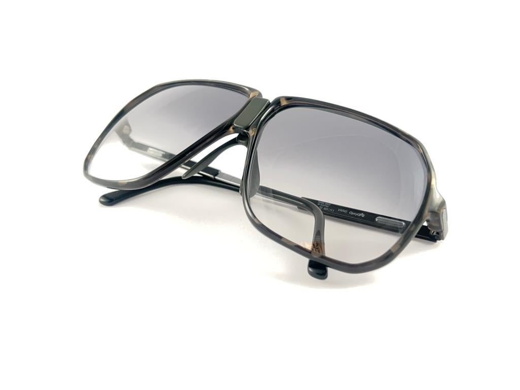 Vintage Carrera 5317 Vario Optyl Übergroße Vintage-Sonnenbrille in Übergröße 1990 Deutschland (Grau) im Angebot