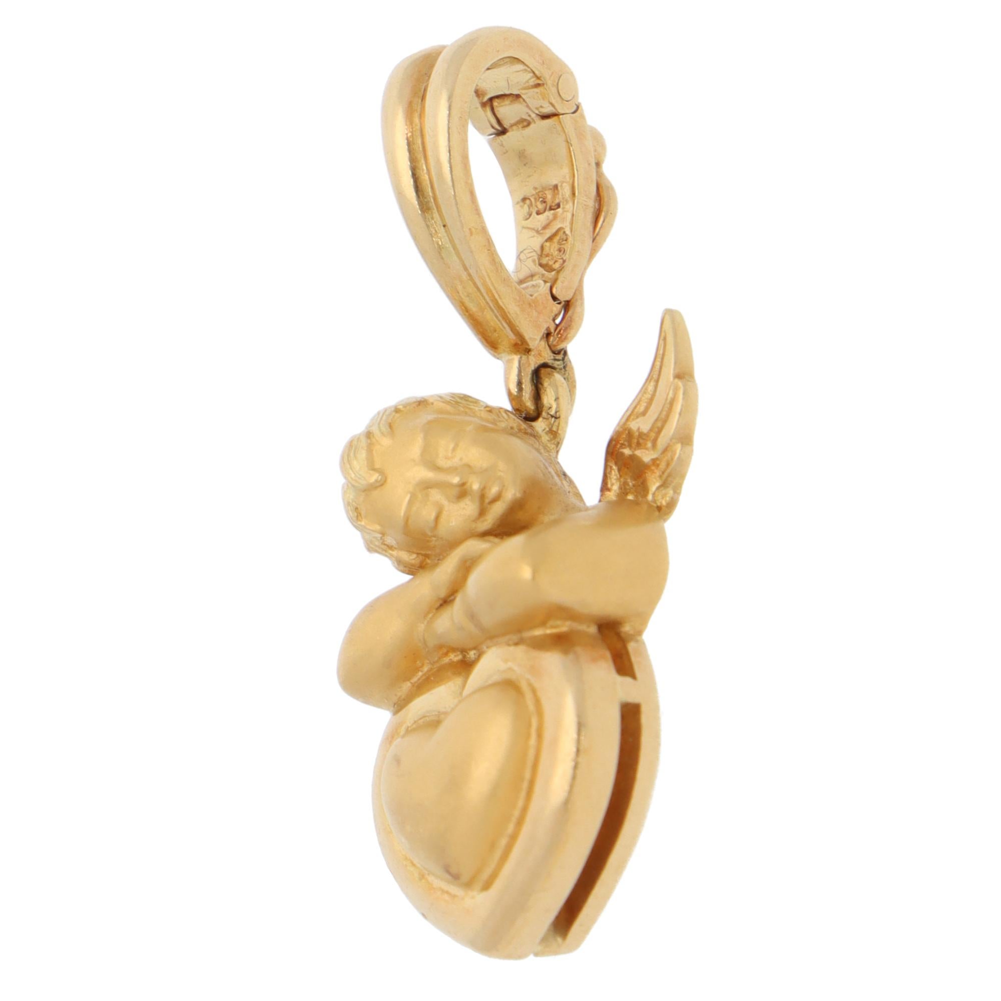 Vintage Carrera y Carrera My Angel Heart Pendant in Yellow Gold In Excellent Condition In London, GB