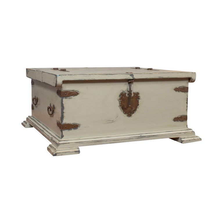 Vintage Carriage Trunk English Pine Iron Bound Travel Chest Coffee Table At 1stdibs - Coffee Table Pine Chest Vintage Carriage Trunk English Pine Iron Bound Travel Chest Coffee Table At 1stdibs - Coffee Table Pine Chest