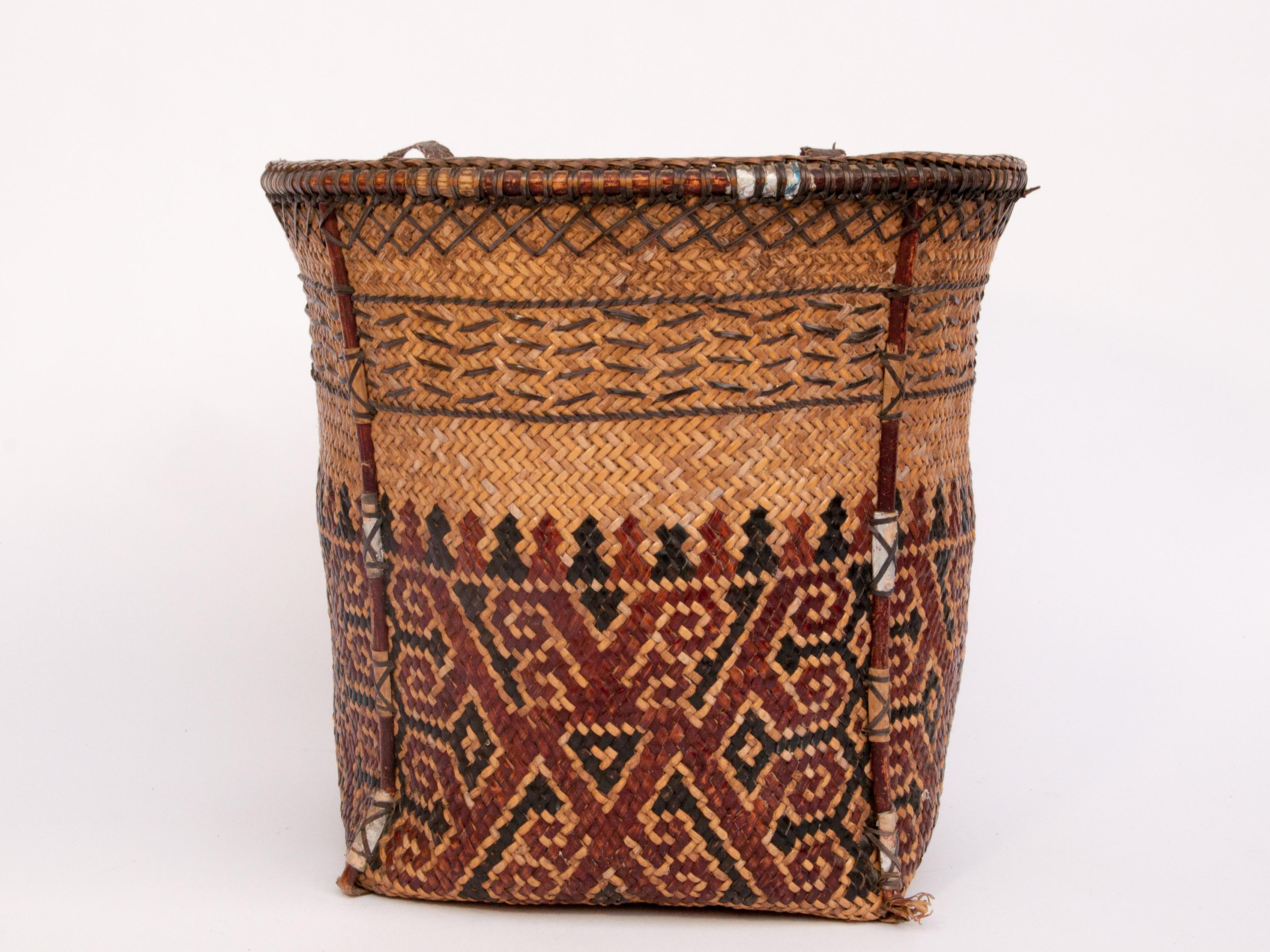 Vintage Carrying Basket Woven Design, Ngaju Dayak of Borneo, Mid-20th Century 2