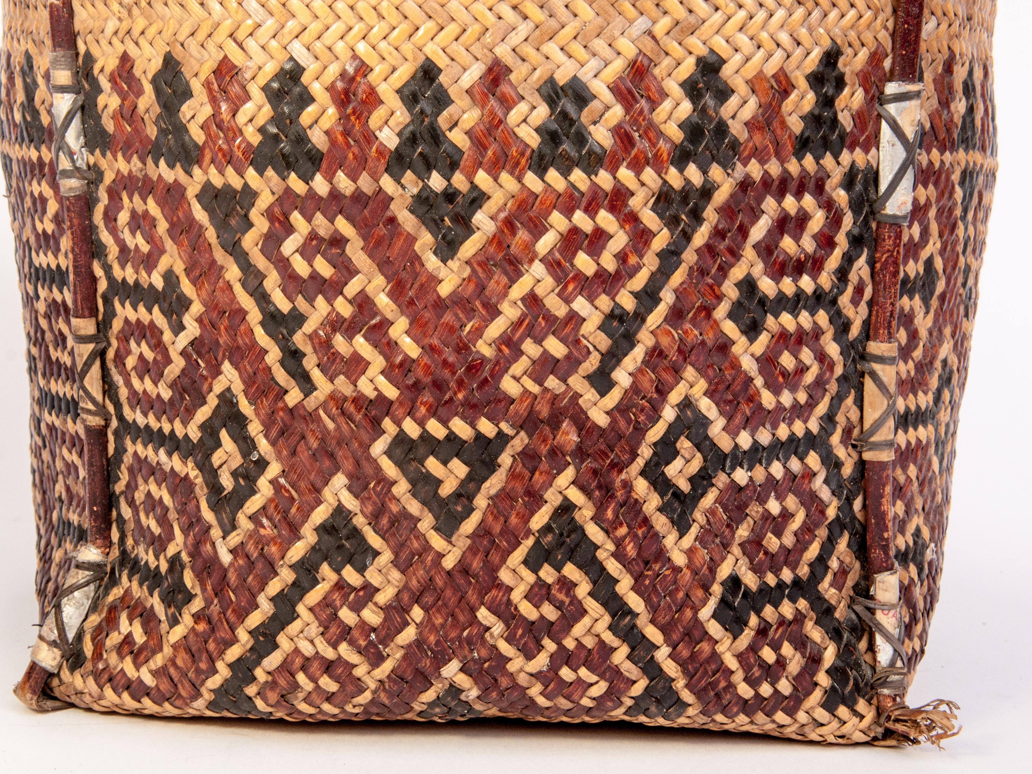 Vintage Carrying Basket Woven Design, Ngaju Dayak of Borneo, Mid-20th Century 3